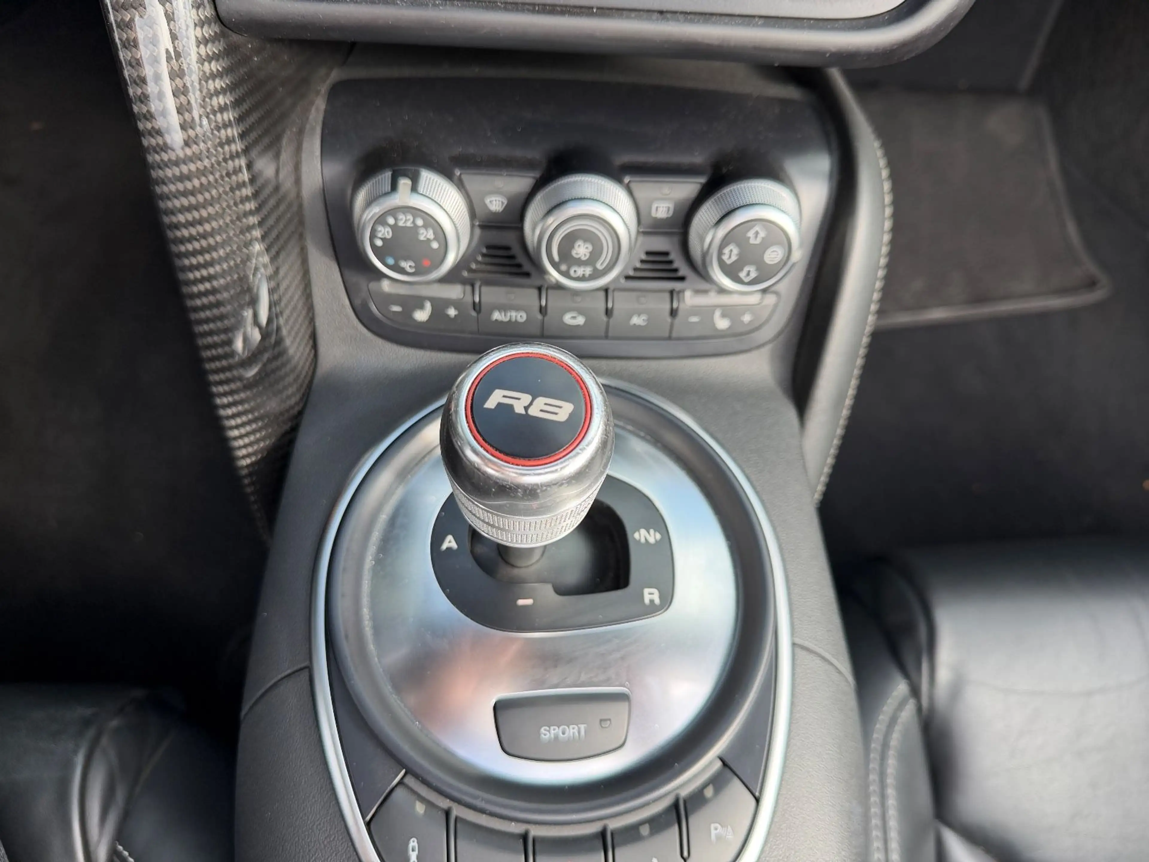 Audi R8 Spyder 5.2 quattro *CAM*BANG&OLUFSEN*NAVI*KW — photo 15