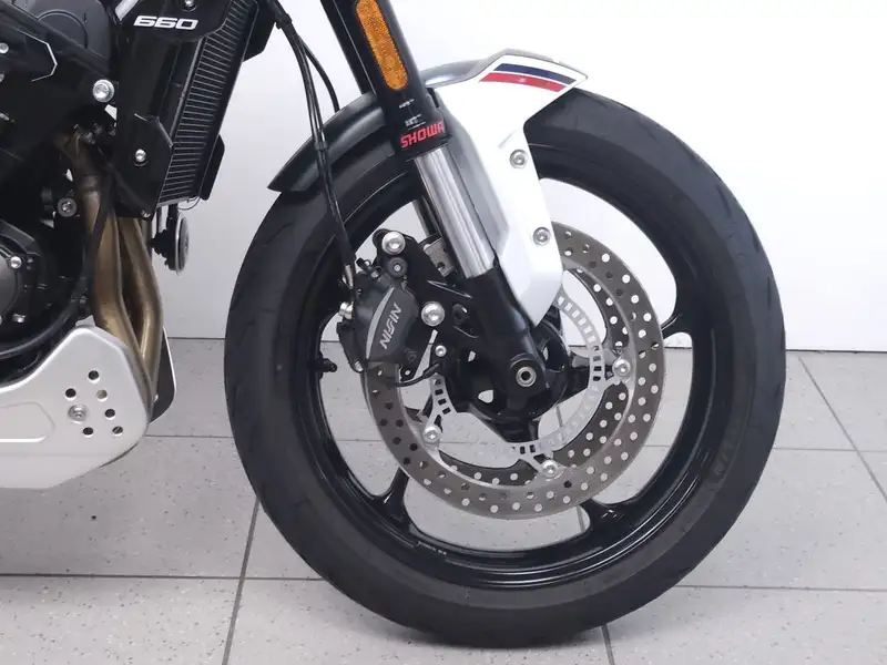 Triumph Trident 660 - foto 6