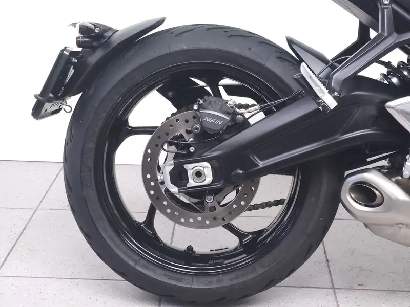 Triumph Trident 660 - foto 4