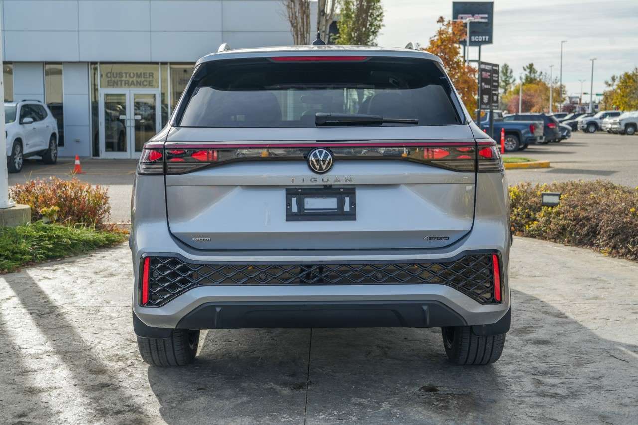 2026 Volkswagen Tiguan Highline Turbo R-Line 4MOTION — photo 3