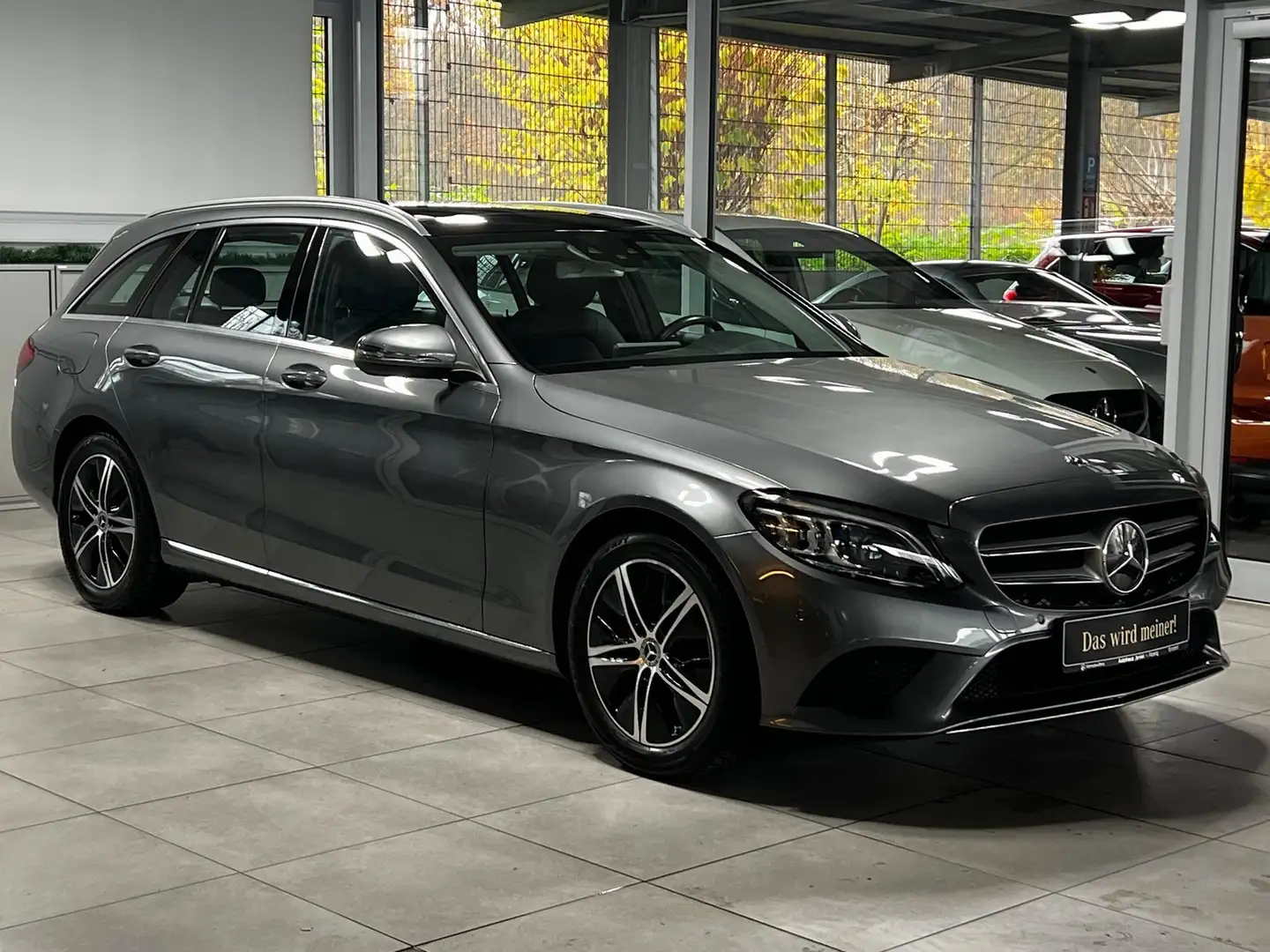 Mercedes-Benz C 220 d T Avantgarde PANO-SD AHK+LED+NAV+PDC&KAM Grau - 2