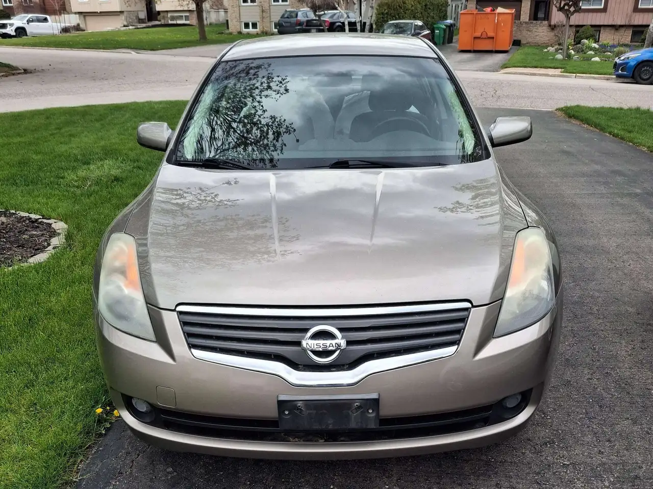 Nissan Altima снимка Nissan Altima
