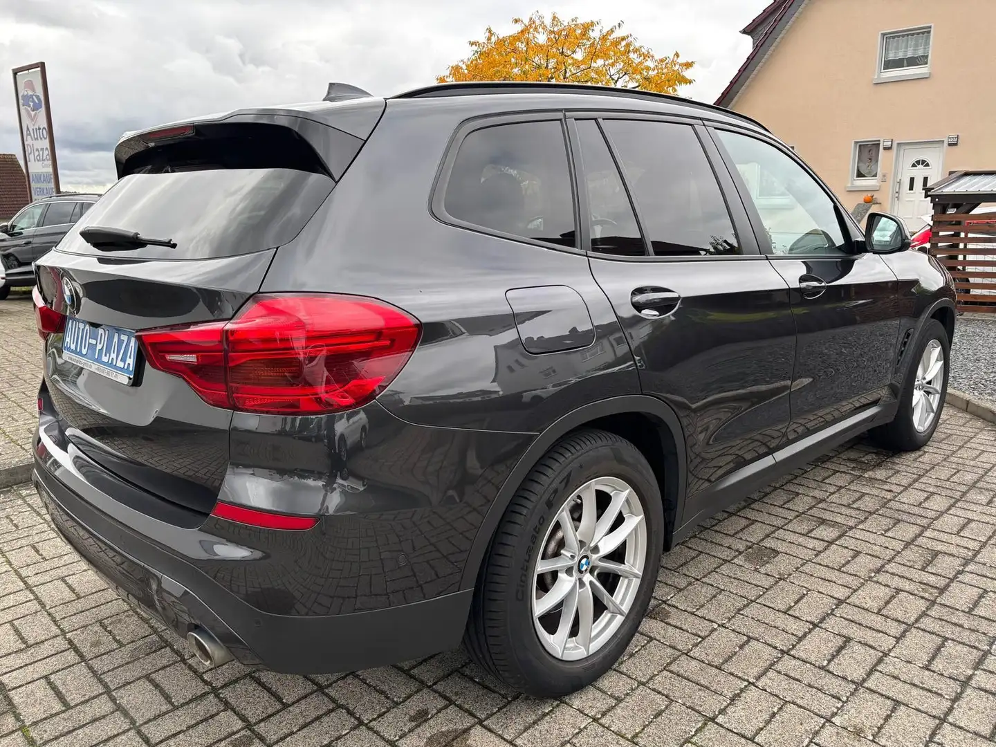 BMW X3 xDrive 20 i Advantage LED Navi-Prof Leder SH Grau - 2