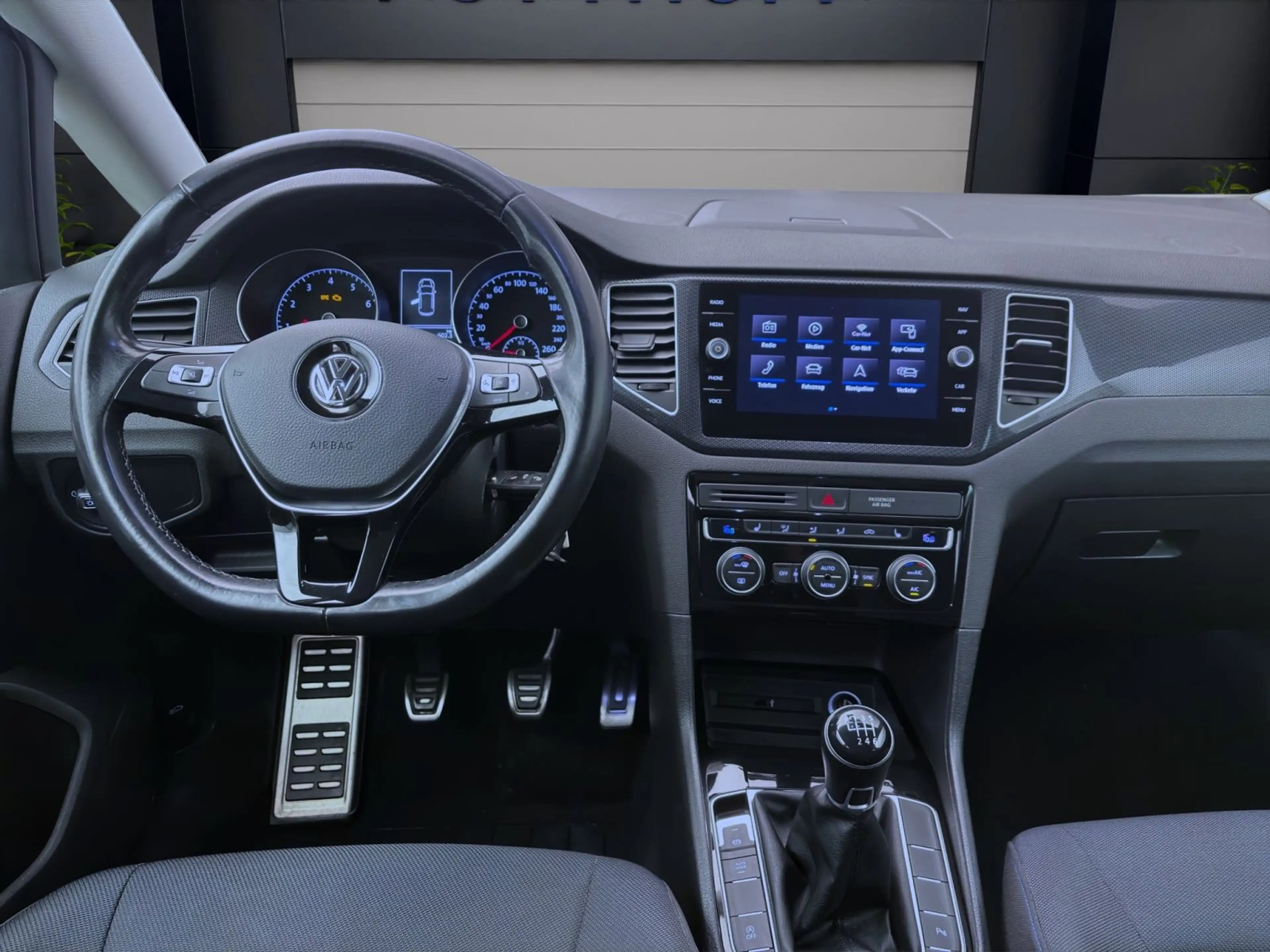 Volkswagen Golf Sportsvan 1.0 TSI UNITED NAVI SITZHZG PDC K — photo 14