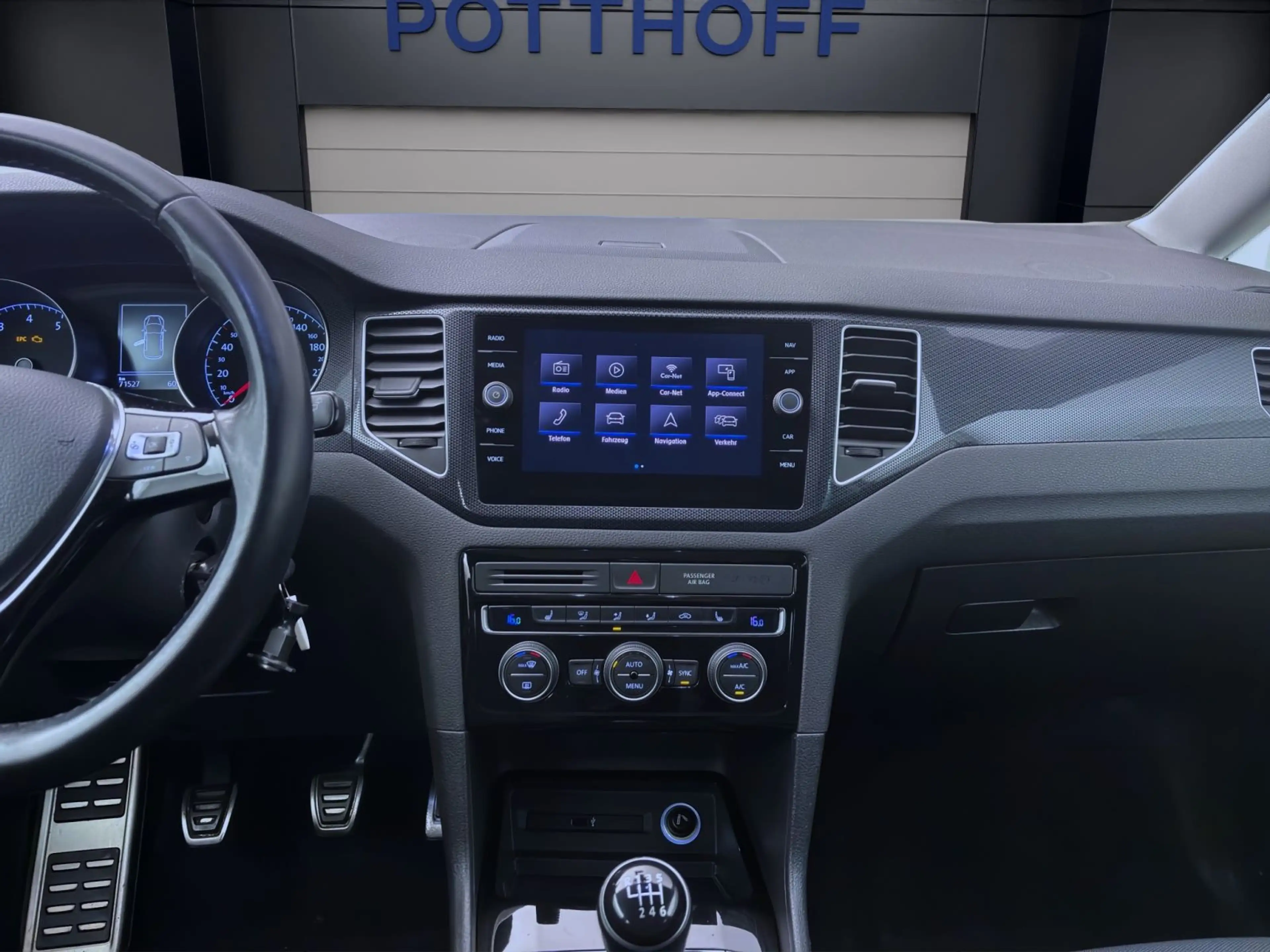 Volkswagen Golf Sportsvan 1.0 TSI UNITED NAVI SITZHZG PDC K — photo 15