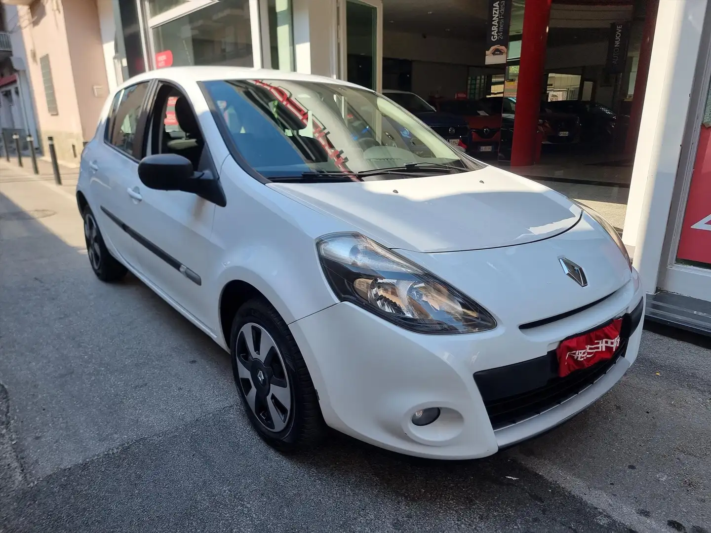 Renault Clio Clio III 2009 5p 1.2 16 v Dynamique Bianco - 2