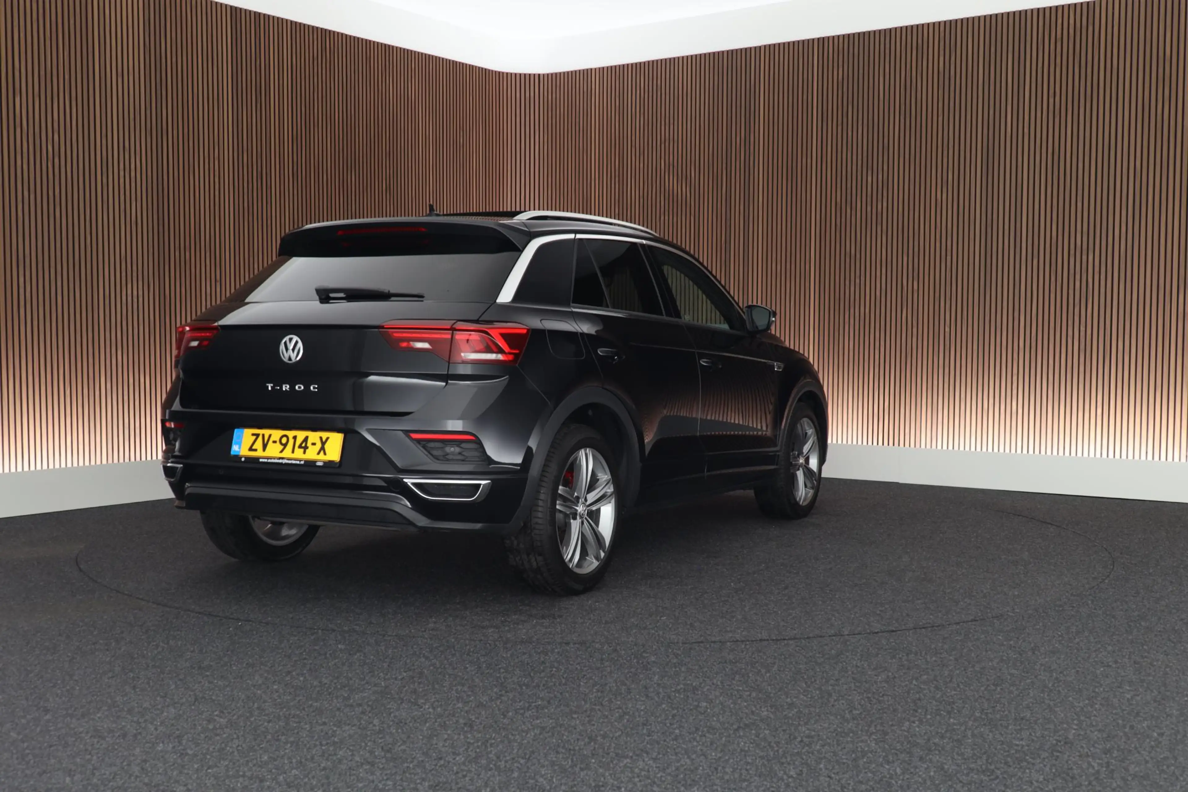 Volkswagen T-Roc 1.5 TSI 150pk DSG R-Line Sport Panoramadak Camera — photo 10