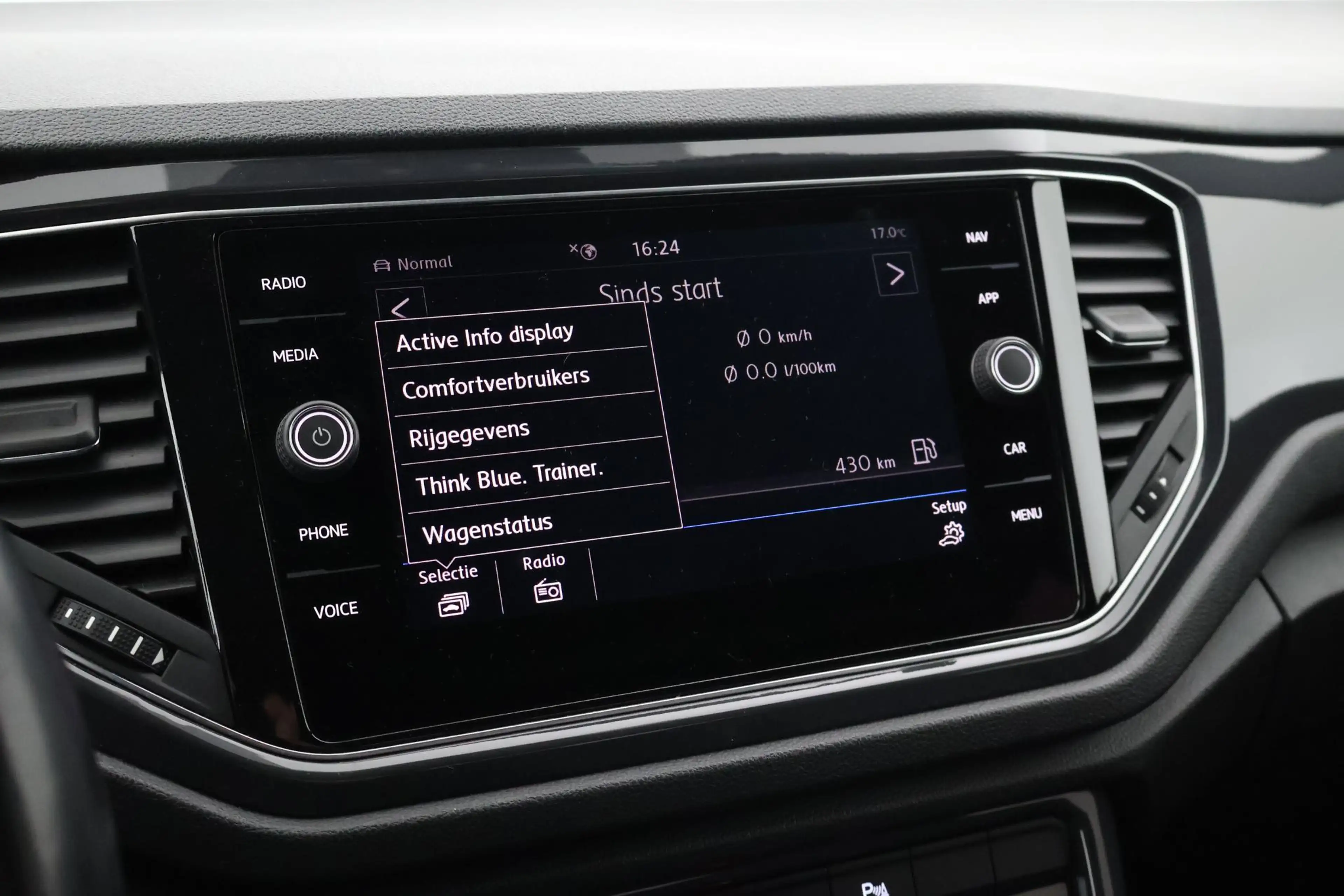 Volkswagen T-Roc 1.5 TSI 150pk DSG R-Line Sport Panoramadak Camera — photo 22