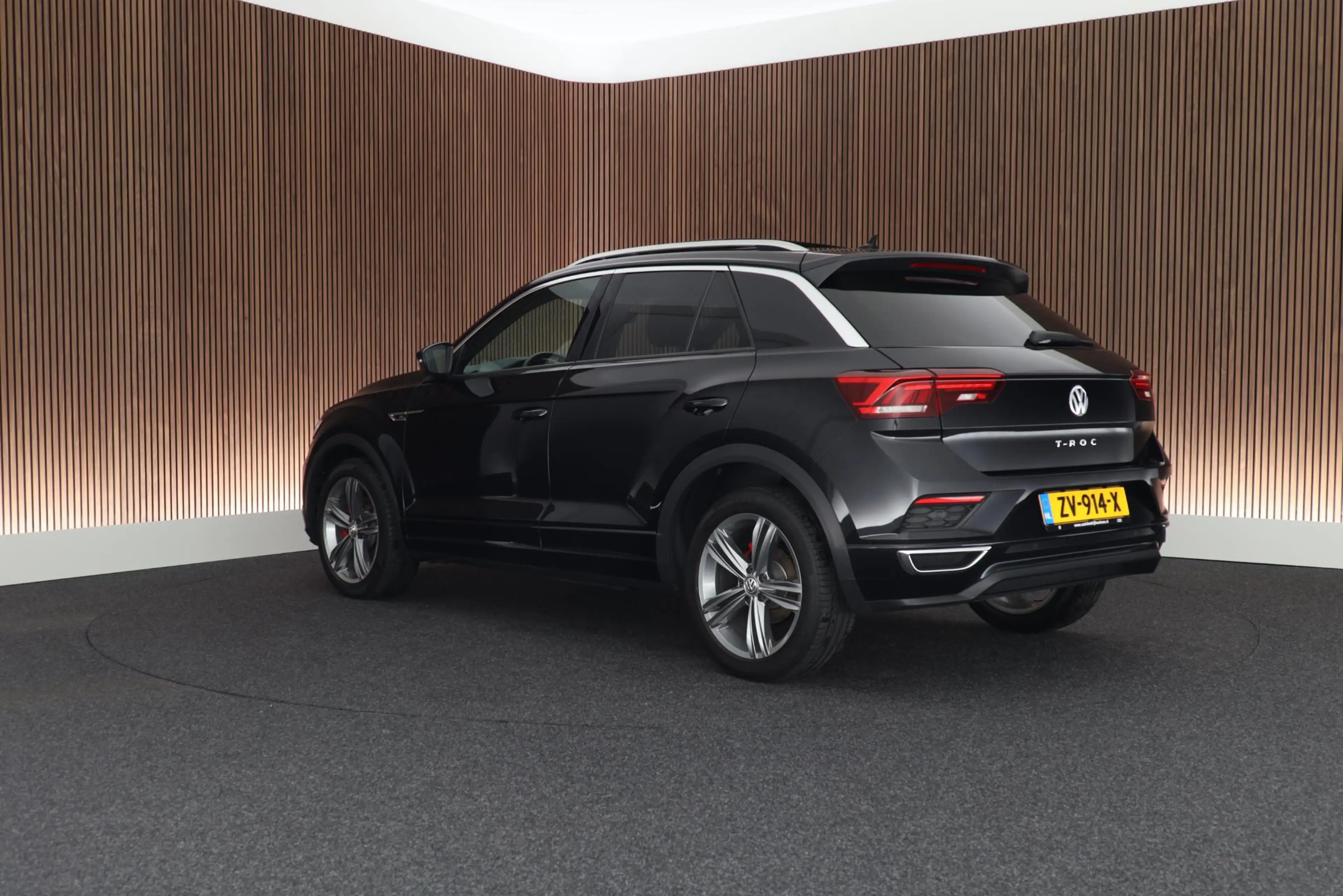Volkswagen T-Roc 1.5 TSI 150pk DSG R-Line Sport Panoramadak Camera — photo 9