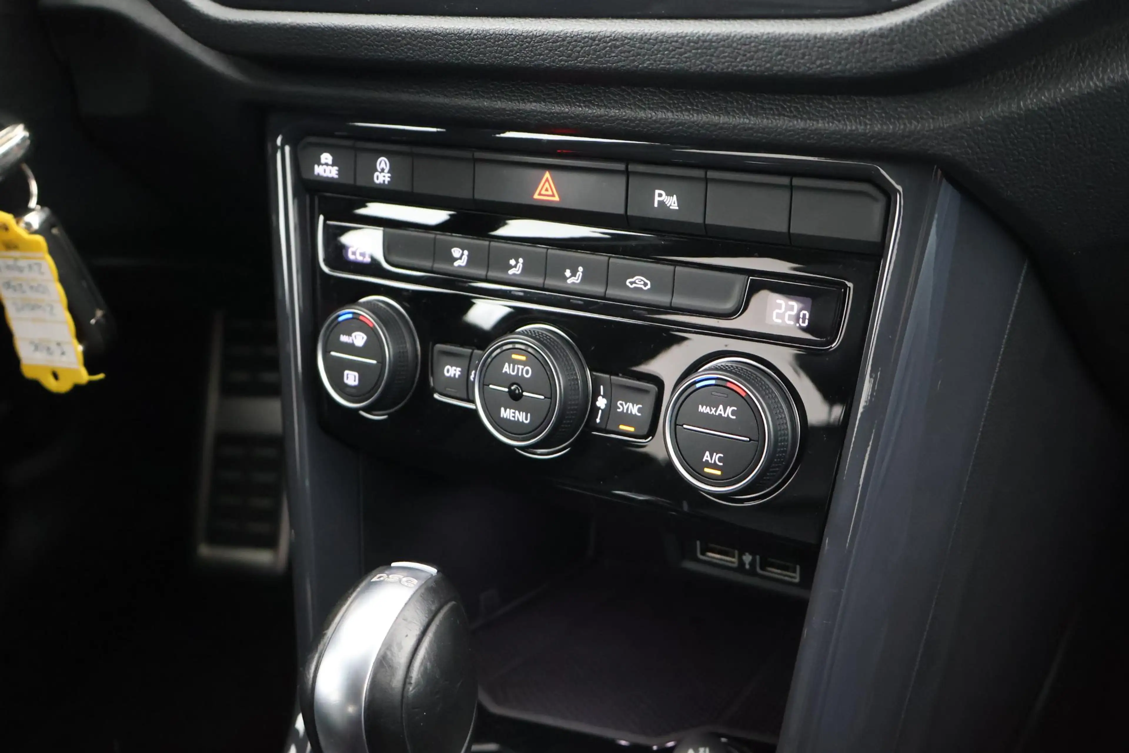 Volkswagen T-Roc 1.5 TSI 150pk DSG R-Line Sport Panoramadak Camera — photo 35