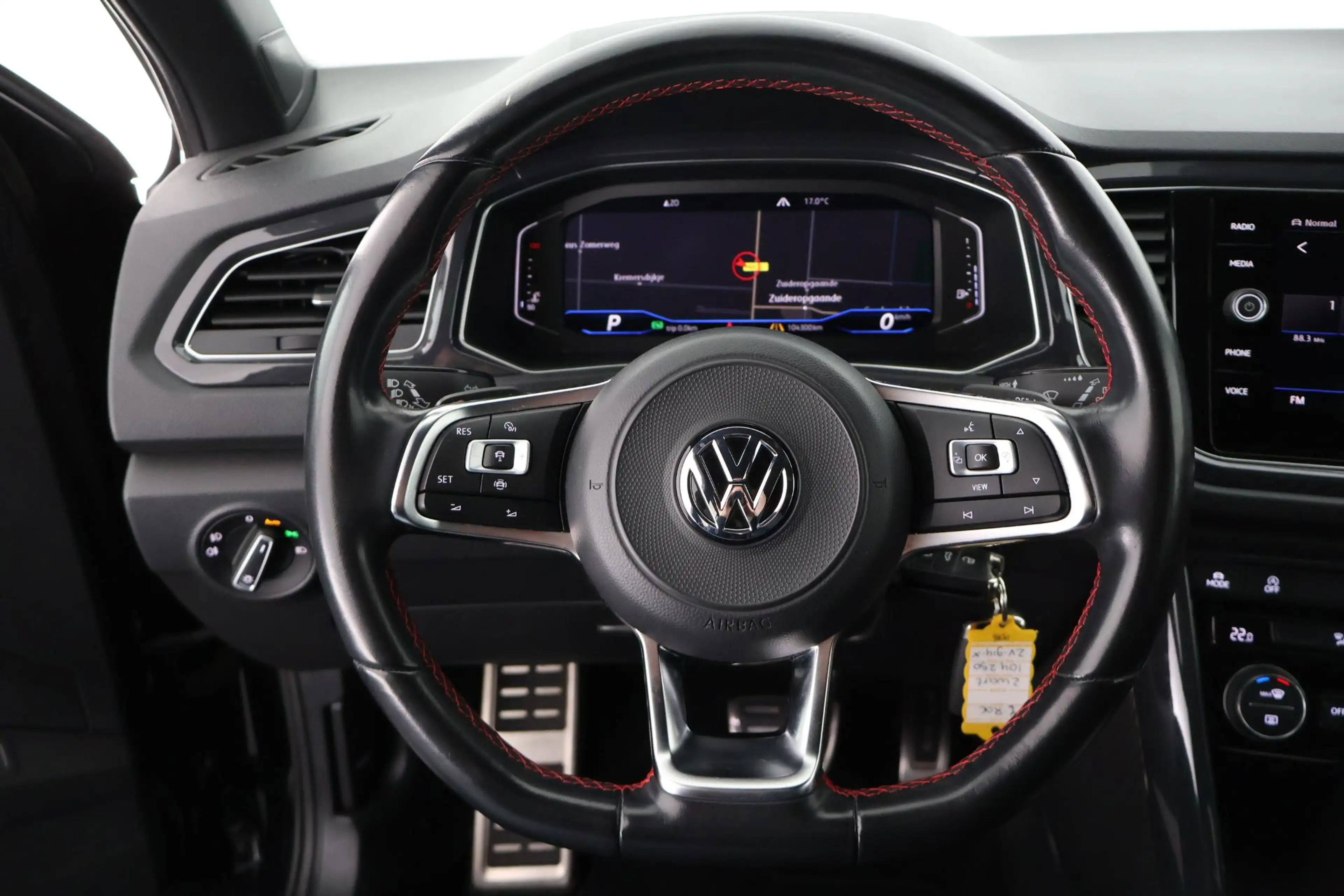 Volkswagen T-Roc 1.5 TSI 150pk DSG R-Line Sport Panoramadak Camera — photo 17