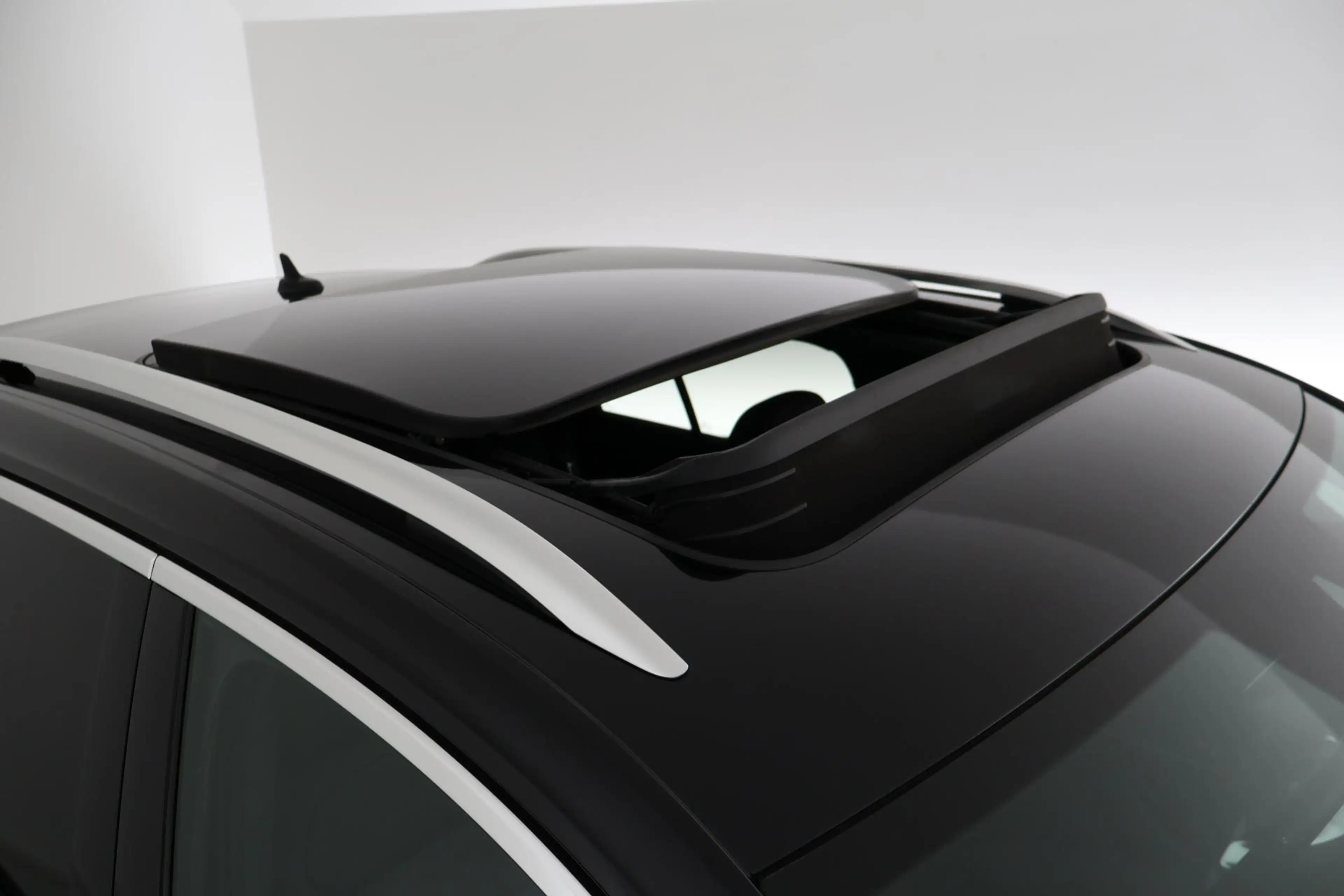 Volkswagen T-Roc 1.5 TSI 150pk DSG R-Line Sport Panoramadak Camera — photo 6