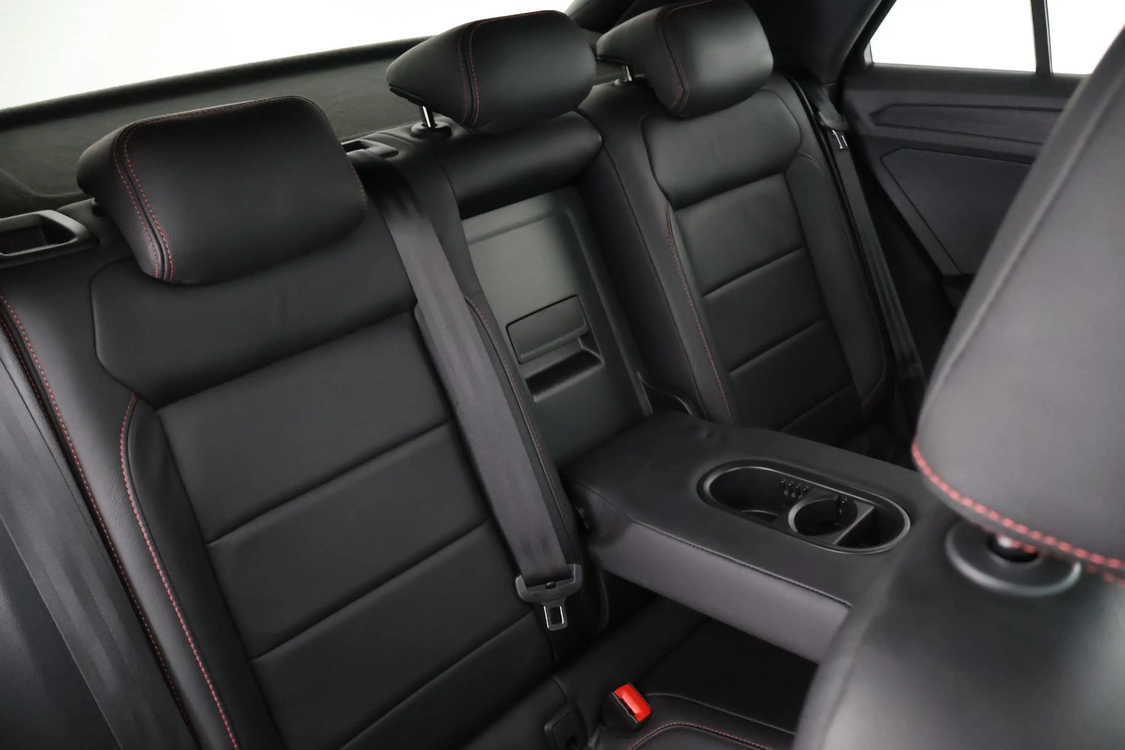 Volkswagen T-Roc 1.5 TSI 150pk DSG R-Line Sport Panoramadak Camera — photo 39