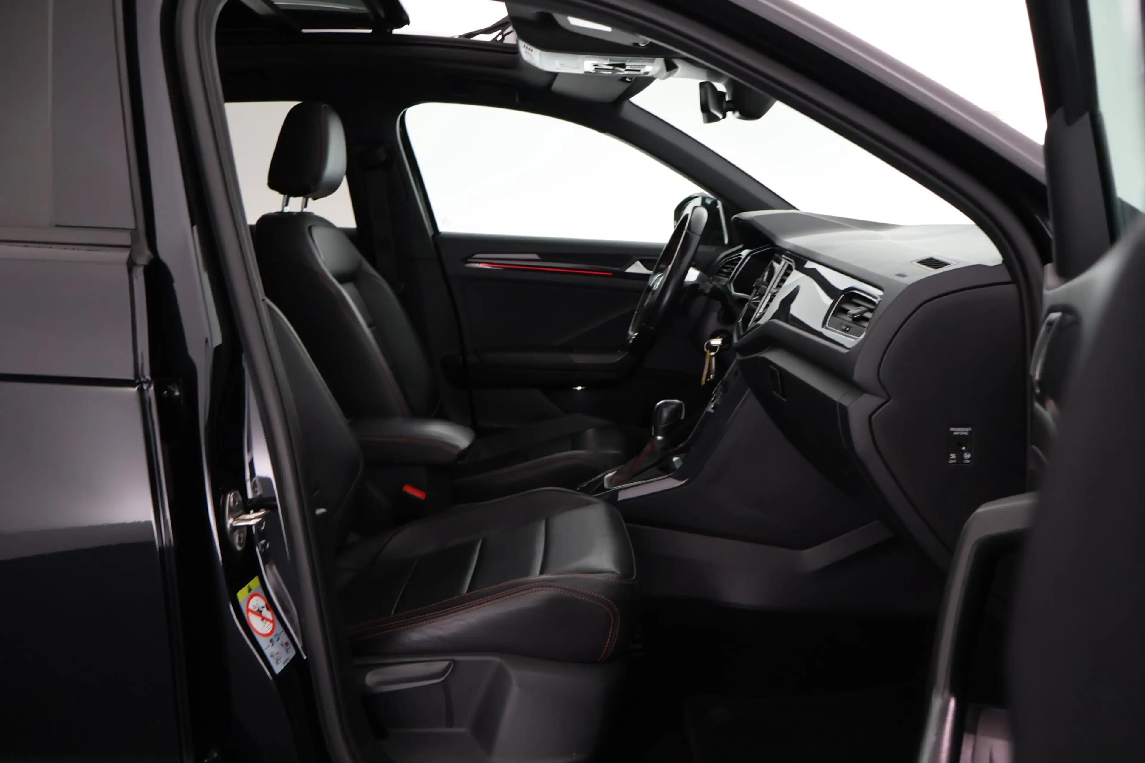 Volkswagen T-Roc 1.5 TSI 150pk DSG R-Line Sport Panoramadak Camera — photo 13