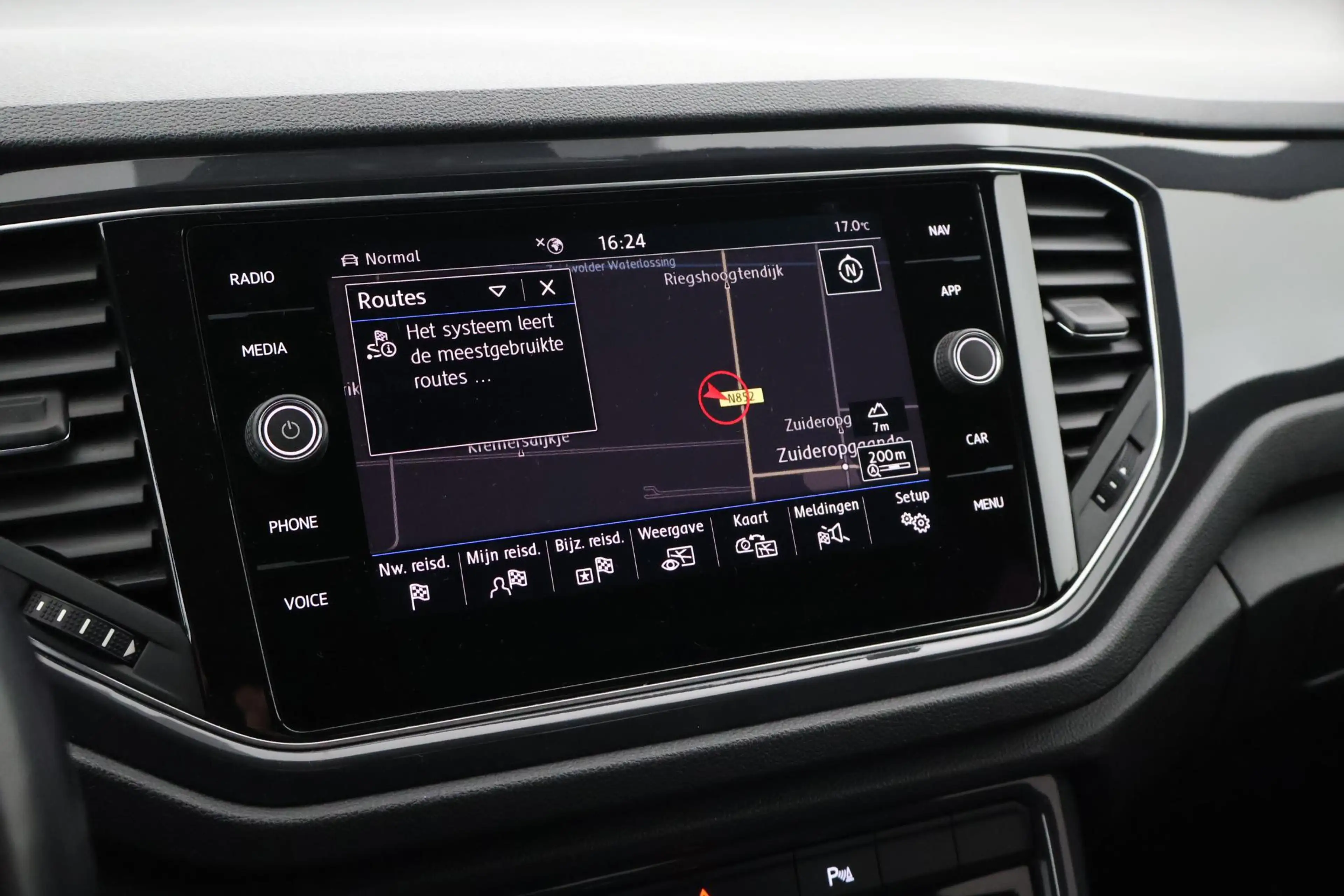 Volkswagen T-Roc 1.5 TSI 150pk DSG R-Line Sport Panoramadak Camera — photo 20