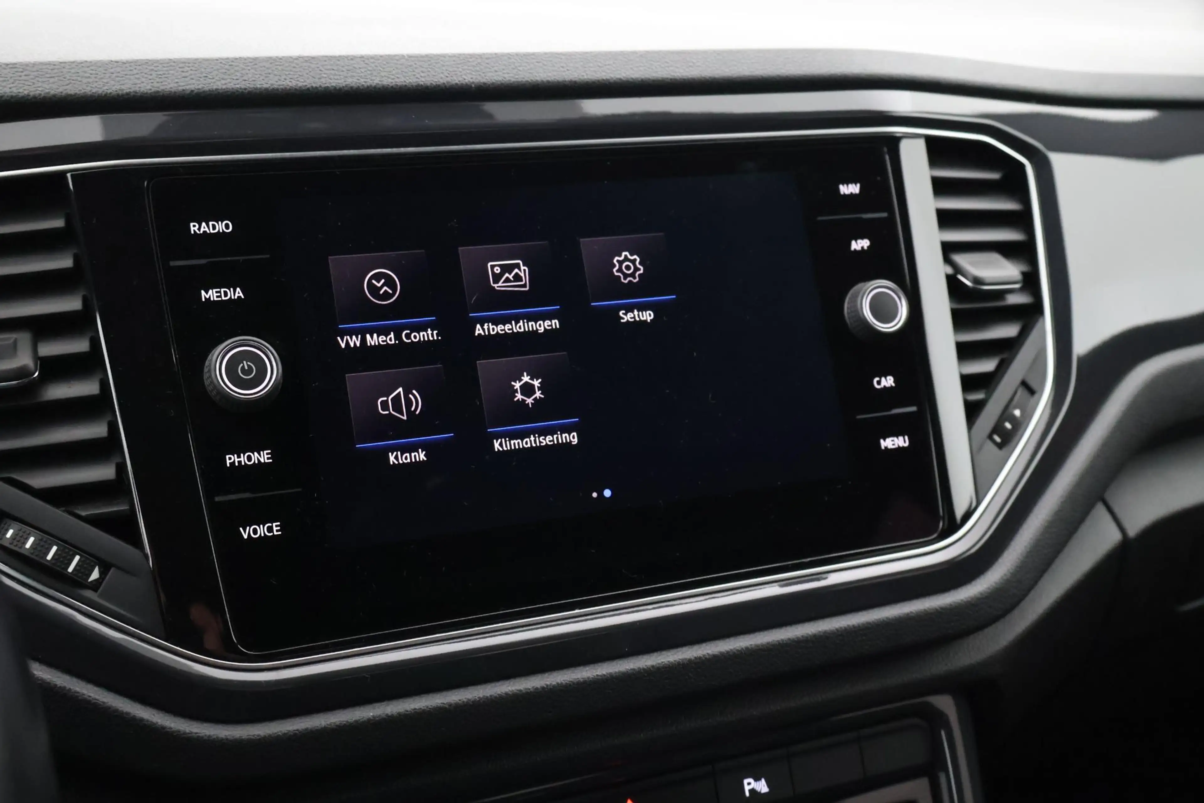 Volkswagen T-Roc 1.5 TSI 150pk DSG R-Line Sport Panoramadak Camera — photo 27