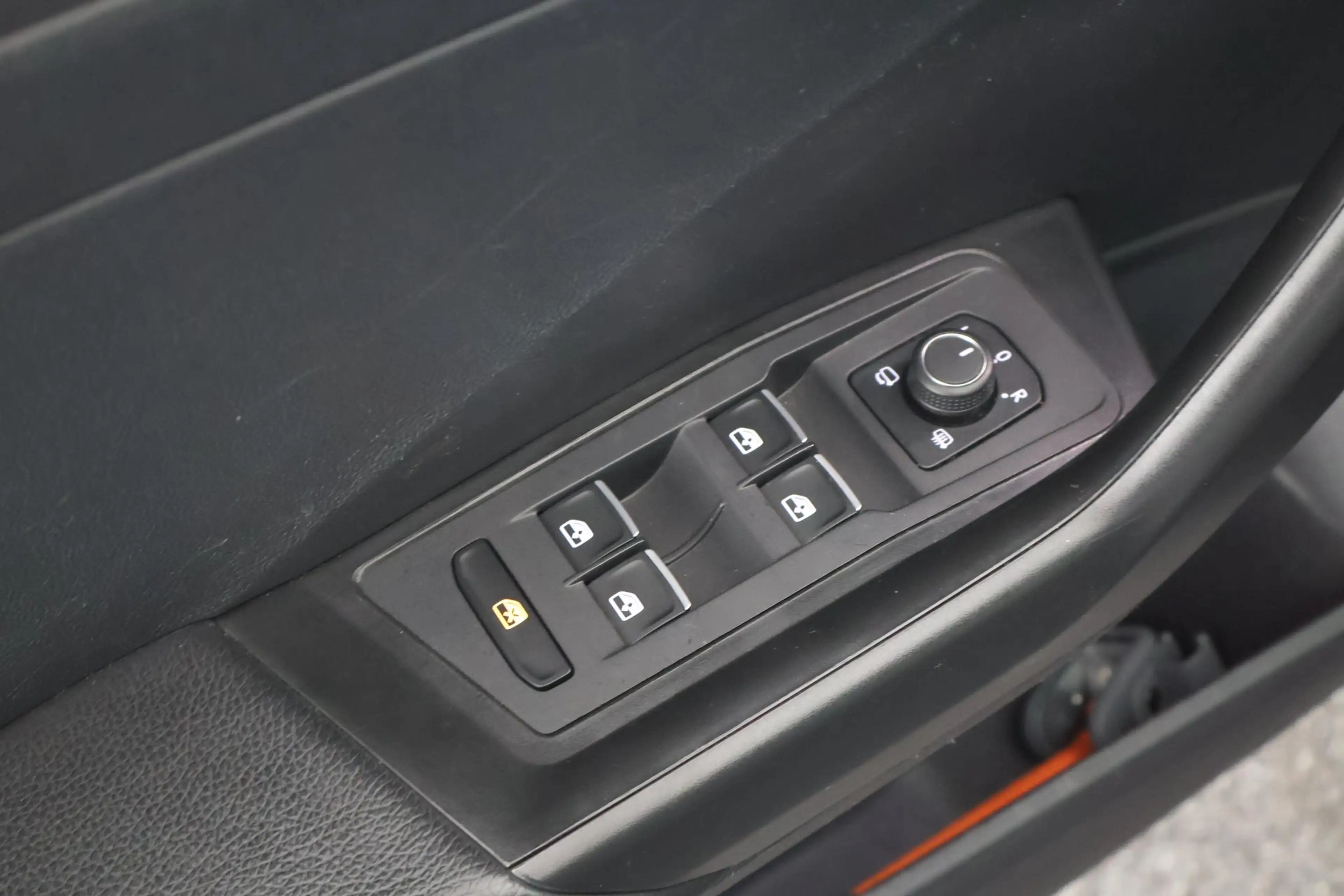 Volkswagen T-Roc 1.5 TSI 150pk DSG R-Line Sport Panoramadak Camera — photo 14