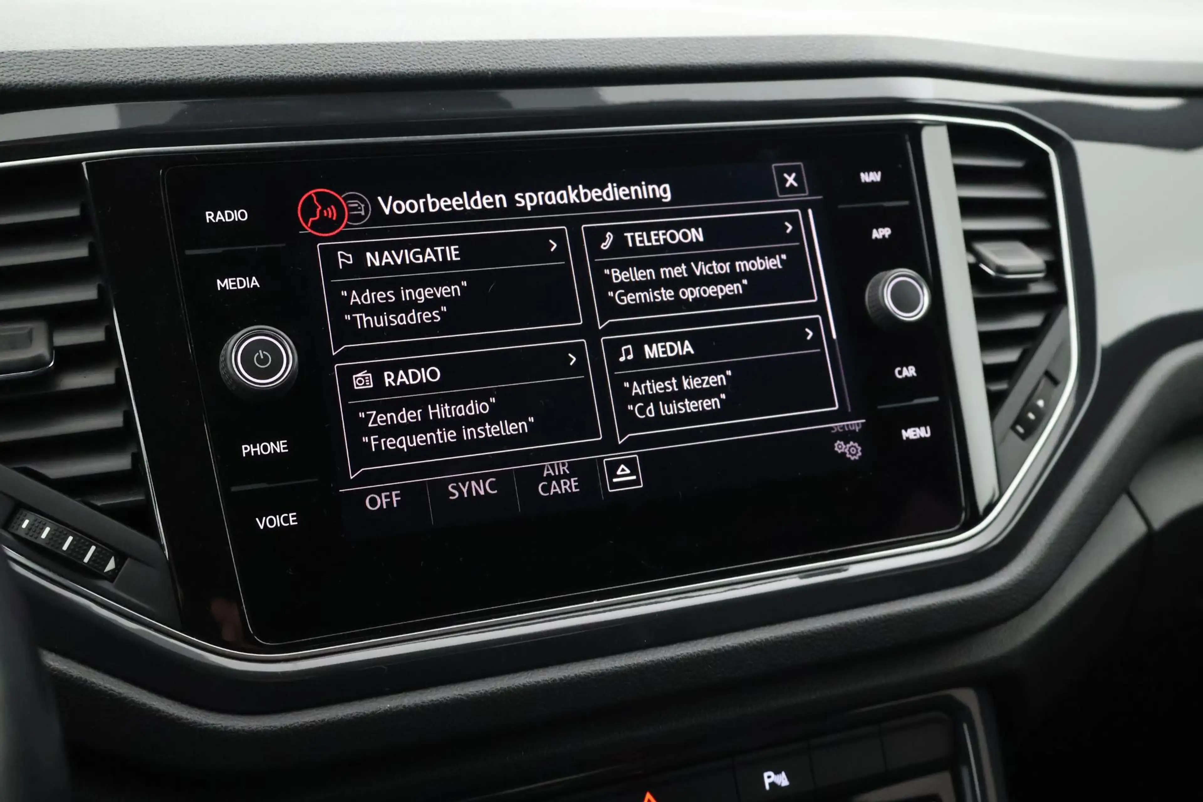 Volkswagen T-Roc 1.5 TSI 150pk DSG R-Line Sport Panoramadak Camera — photo 29