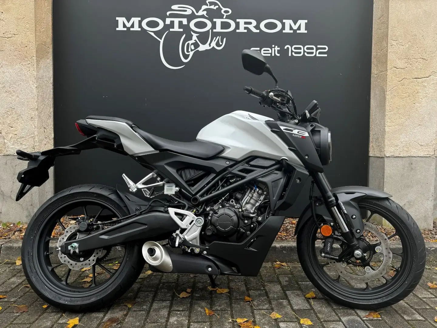 Honda CB 125 R inkl. Preisgarantie Schwarz - 1