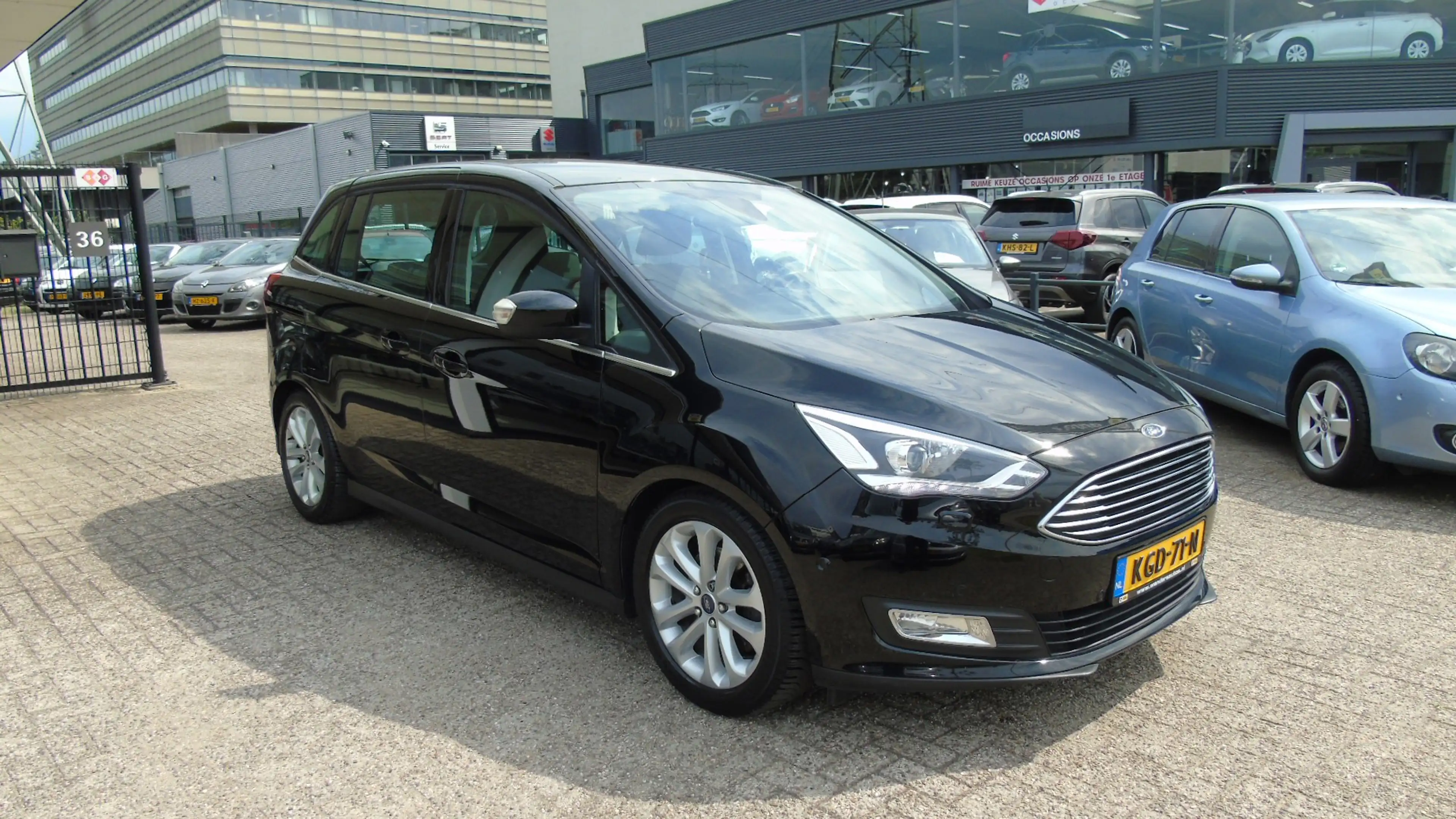 Ford Grand C-Max 1.5 Titanium — photo 3