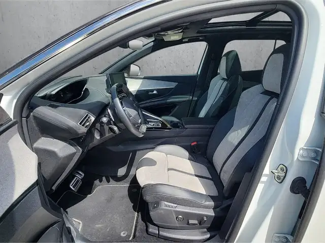 Peugeot 3008 view 9