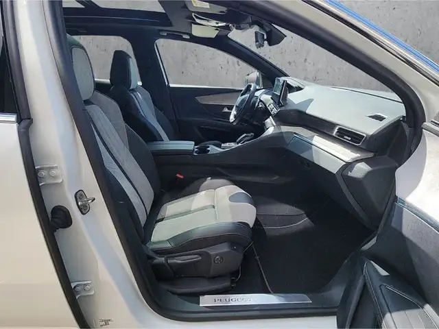 Peugeot 3008 view 13