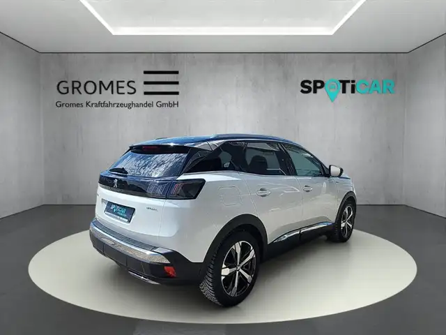 Peugeot 3008 view 3