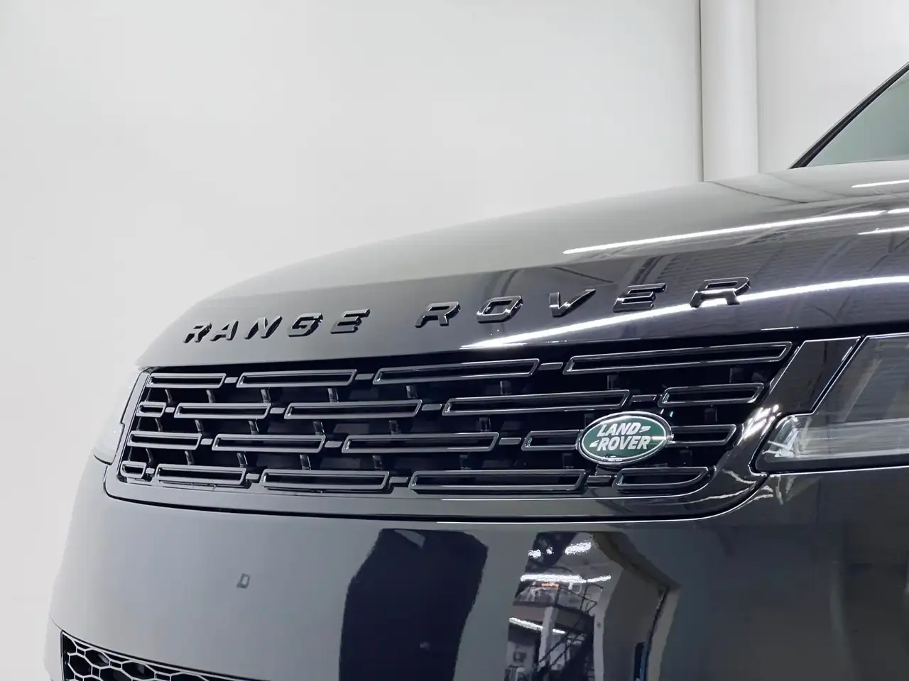 Land Rover Range Rover Sport снимка Land Rover Range Rover Sport