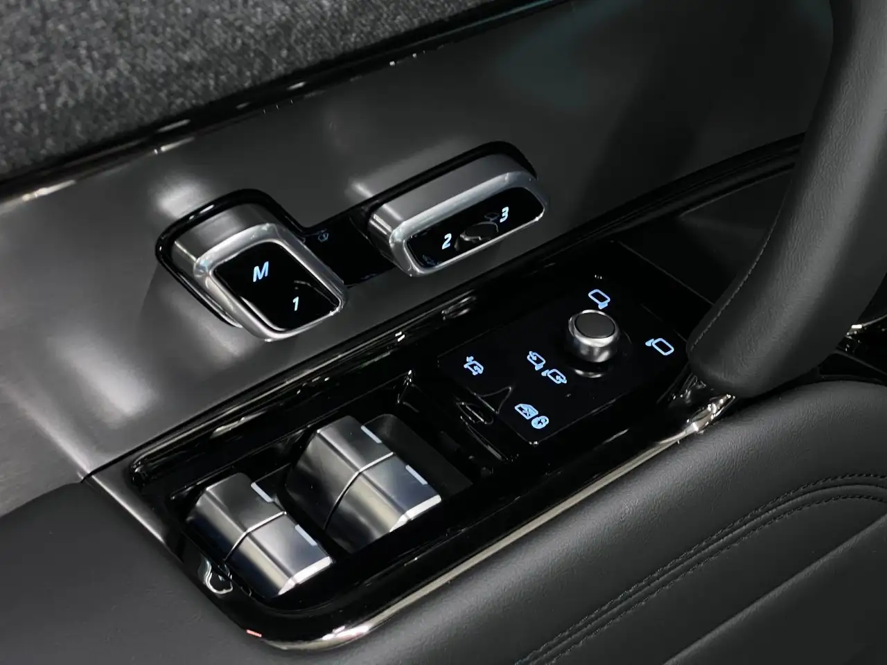 Land Rover Range Rover Sport снимка Land Rover Range Rover Sport