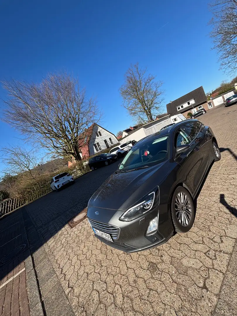 Ford Focus Grau - 1