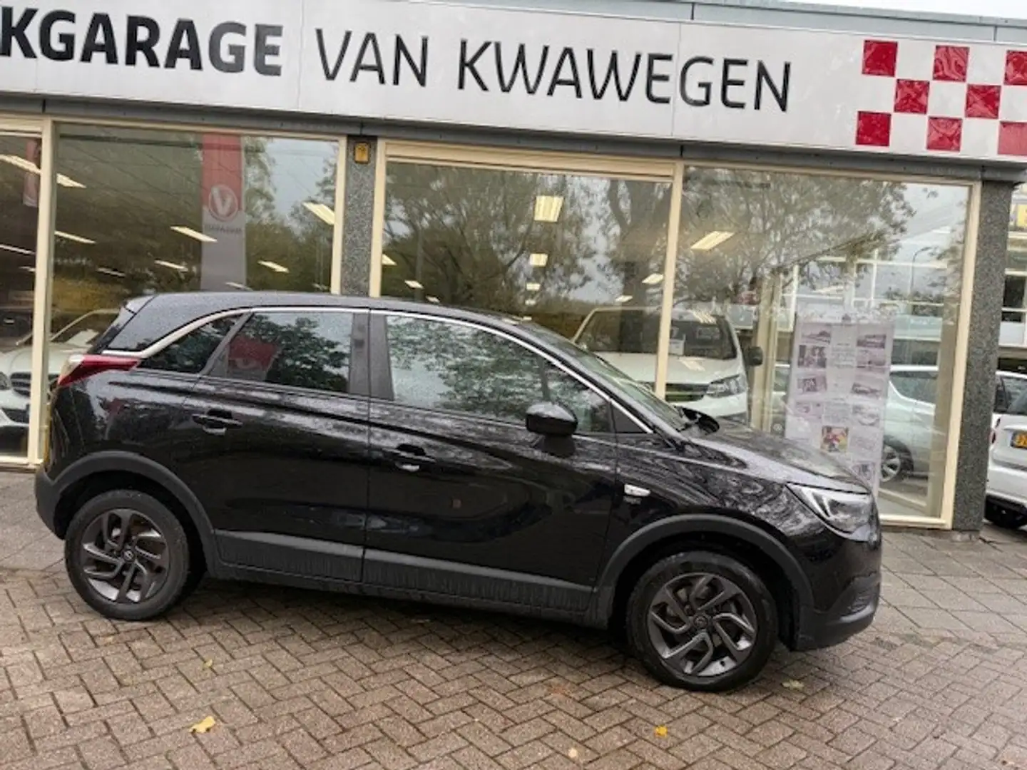 Opel Crossland X 1.2 Turbo 110pk Start/Stop Edition Noir - 1