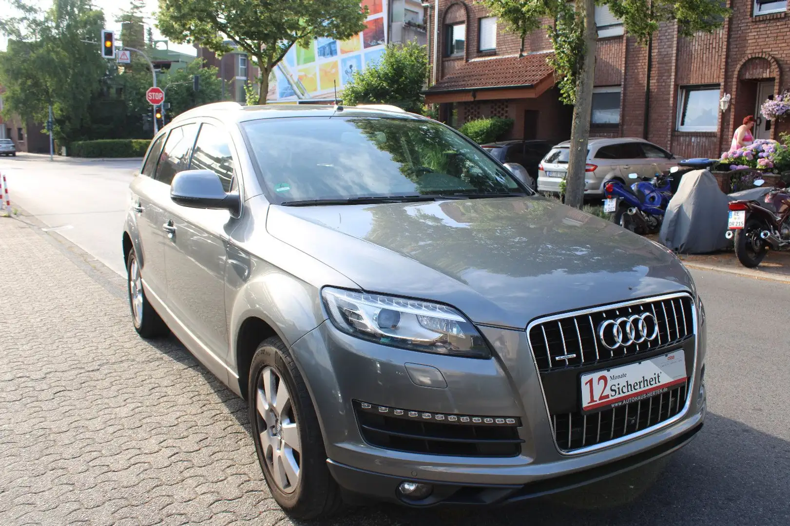 Audi Q7 3.0 TFSI Quattro*FACELIFT*NAVI+XENON*RFK*TOP! Grau - 2