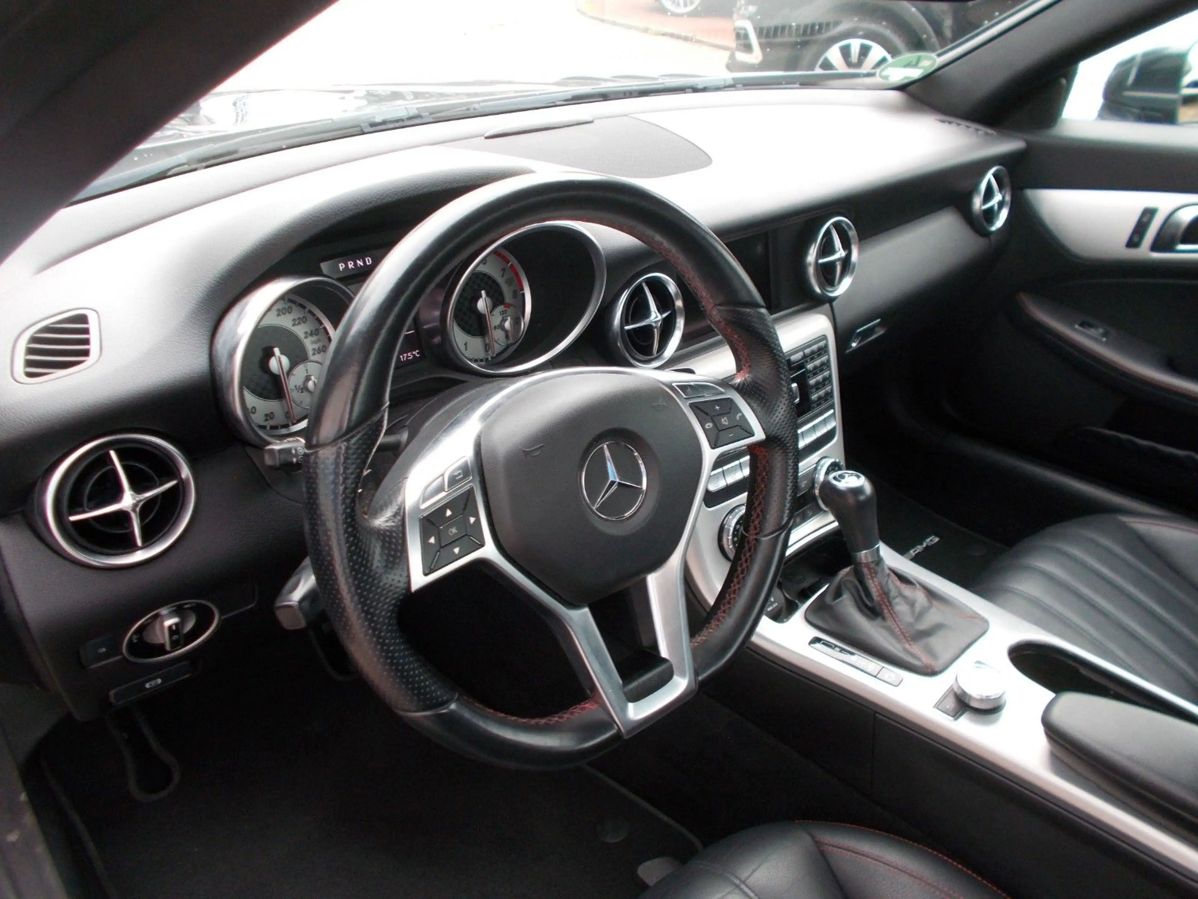 Mercedes-Benz SLK 250 SLK Roadster BlueEfficiency AMG Paket — photo 14