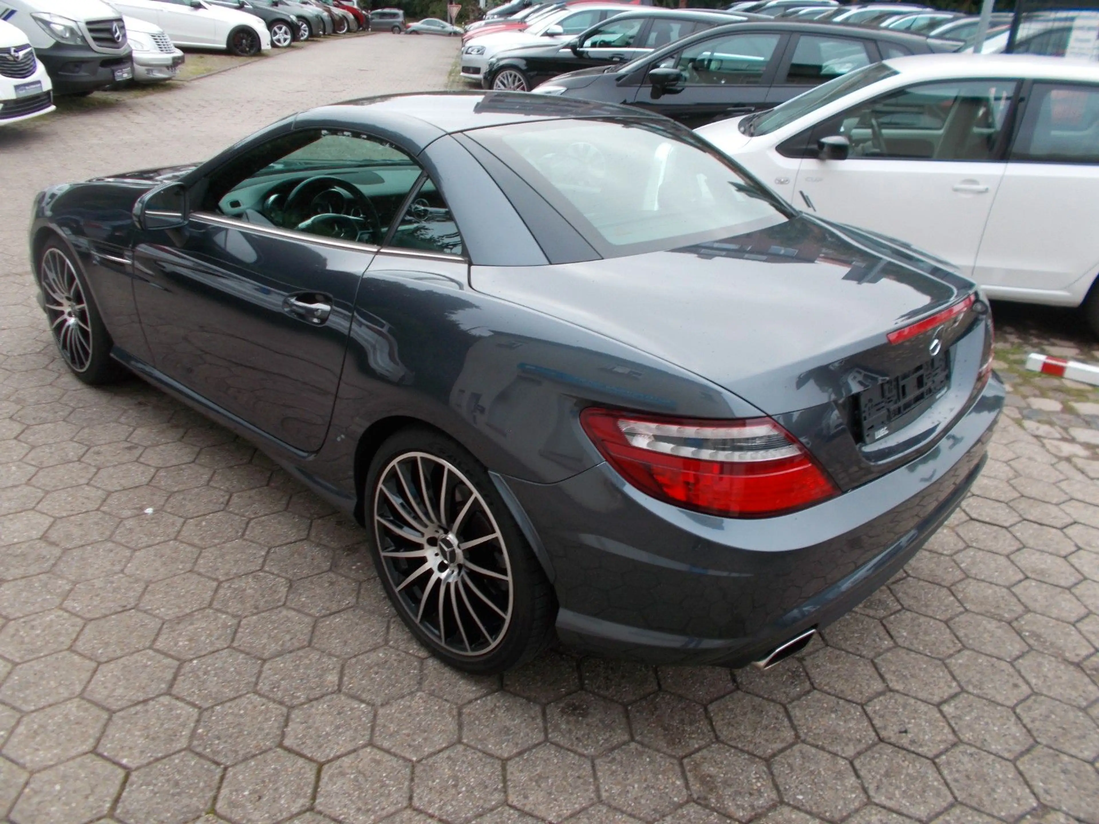 Mercedes-Benz SLK 250 SLK Roadster BlueEfficiency AMG Paket — photo 6