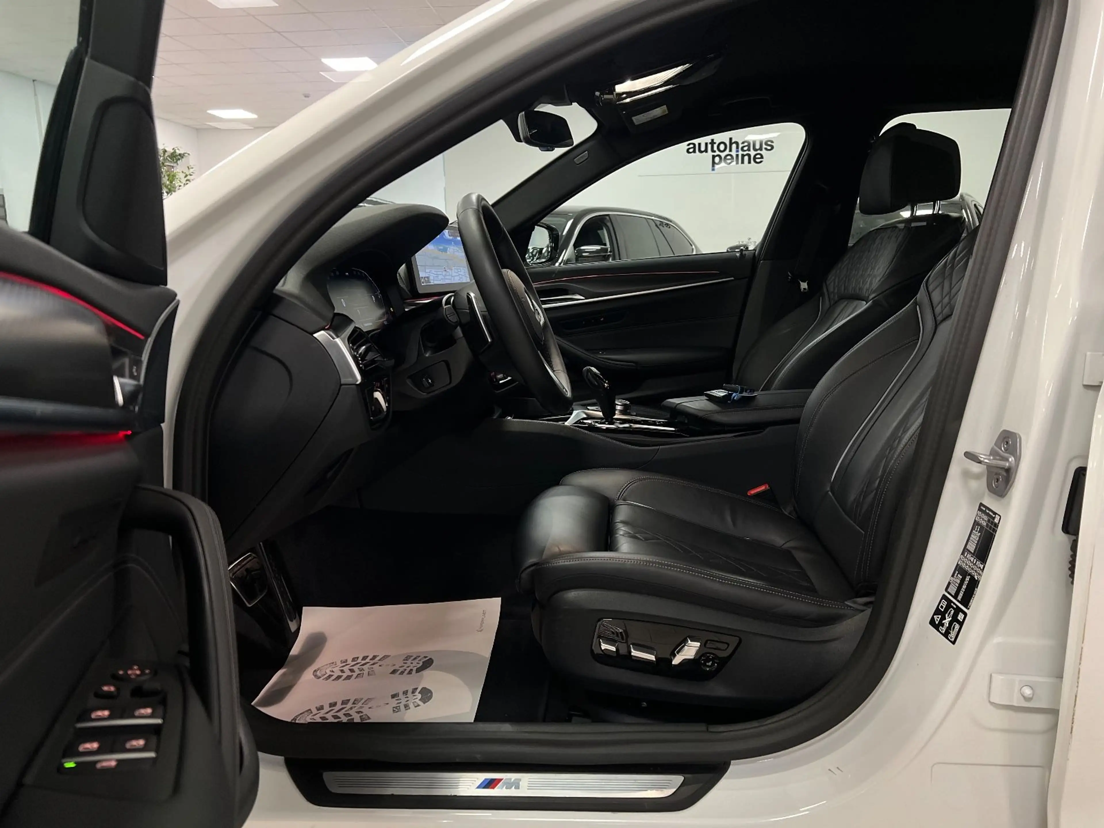 BMW 540 dxDrive/Aut/Navi/KomfortStz/DrivAs/M-Sport — photo 14