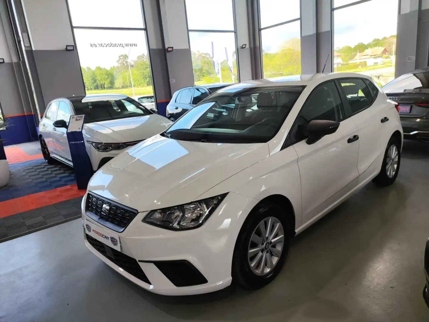SEAT Ibiza 1.6TDI CR S&S Reference 95 Blanc - 1