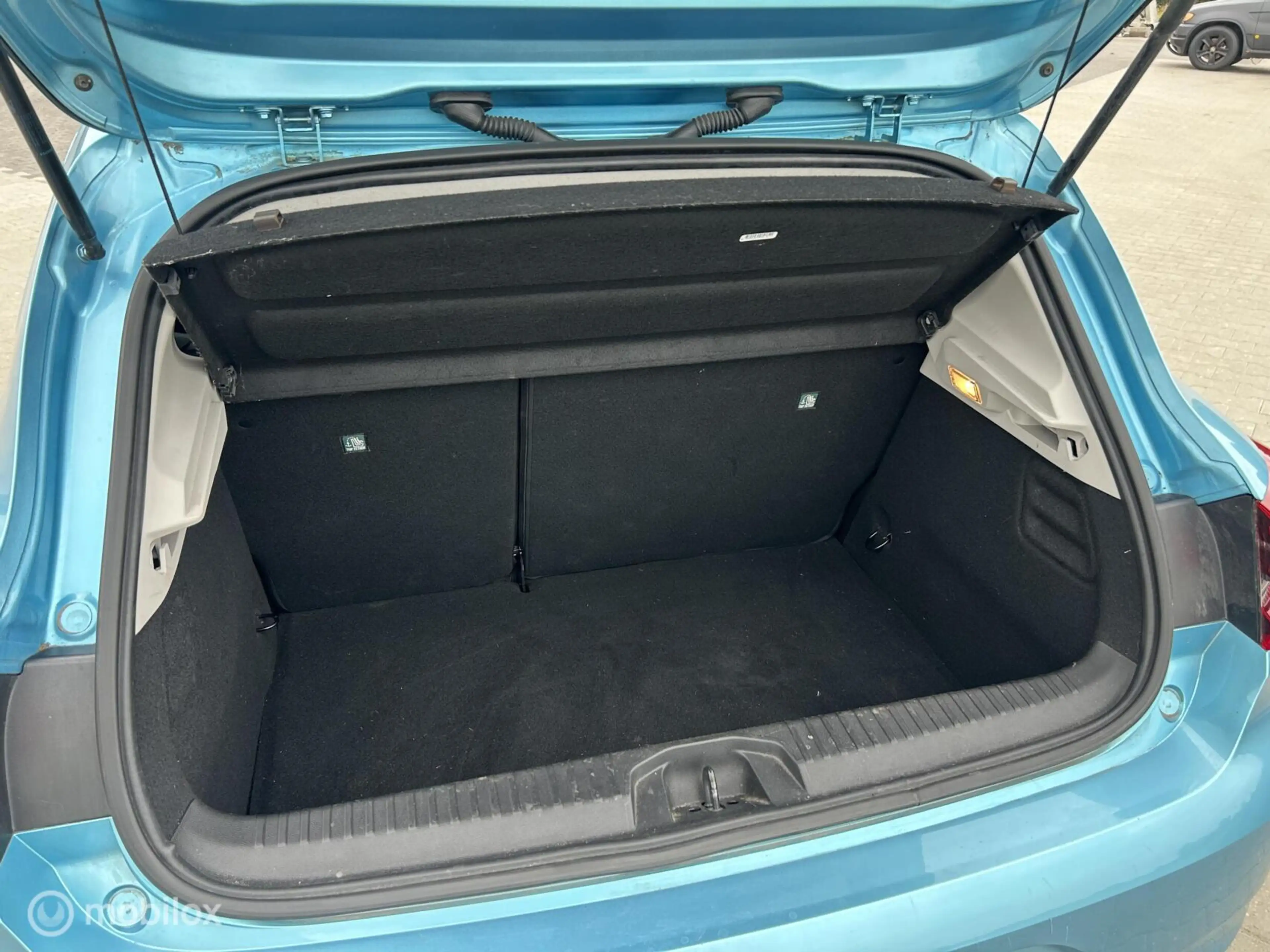 Renault Clio 1.6 E-Tech Hybrid 140 Intens — photo 8