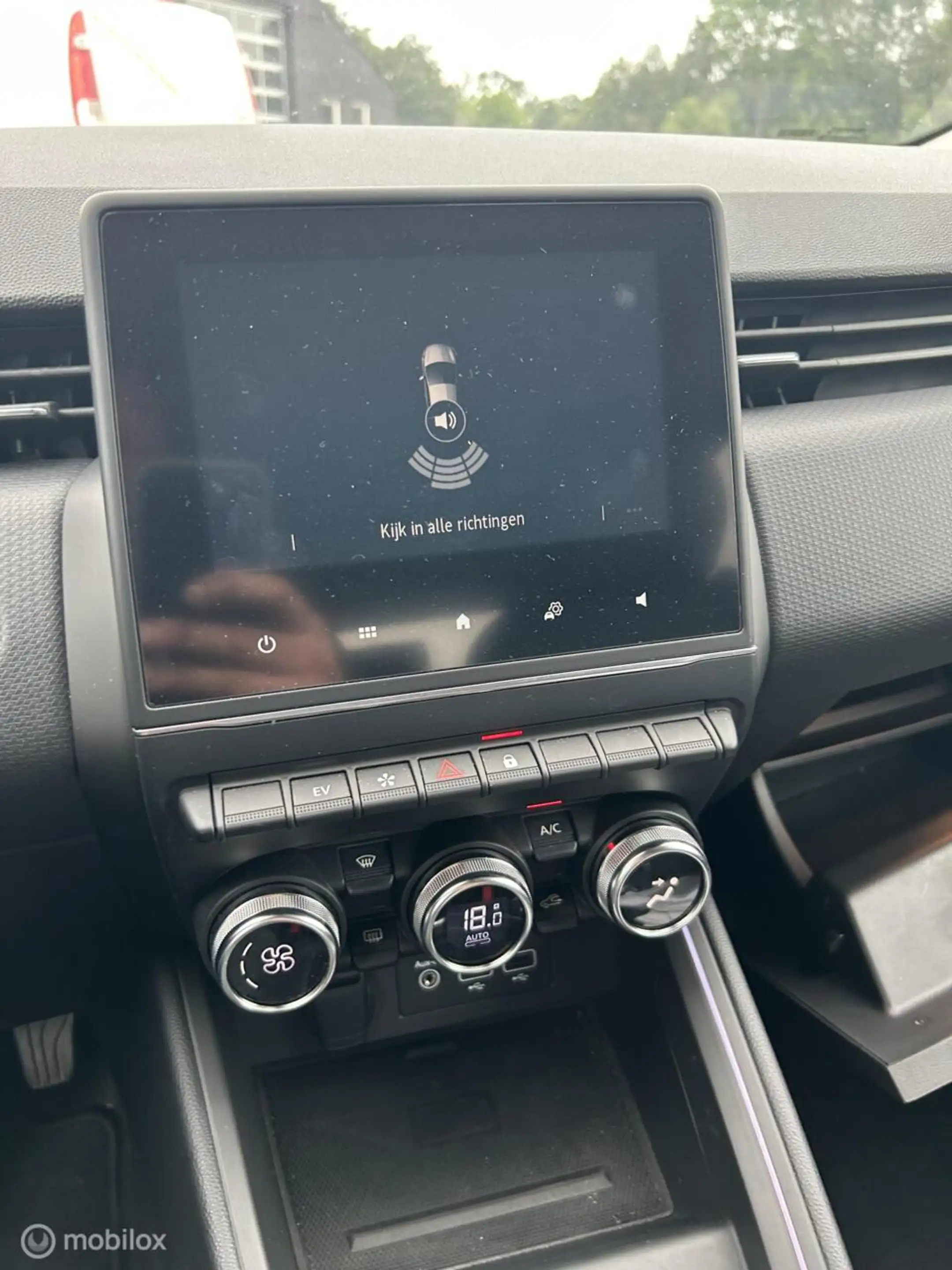 Renault Clio 1.6 E-Tech Hybrid 140 Intens — photo 13