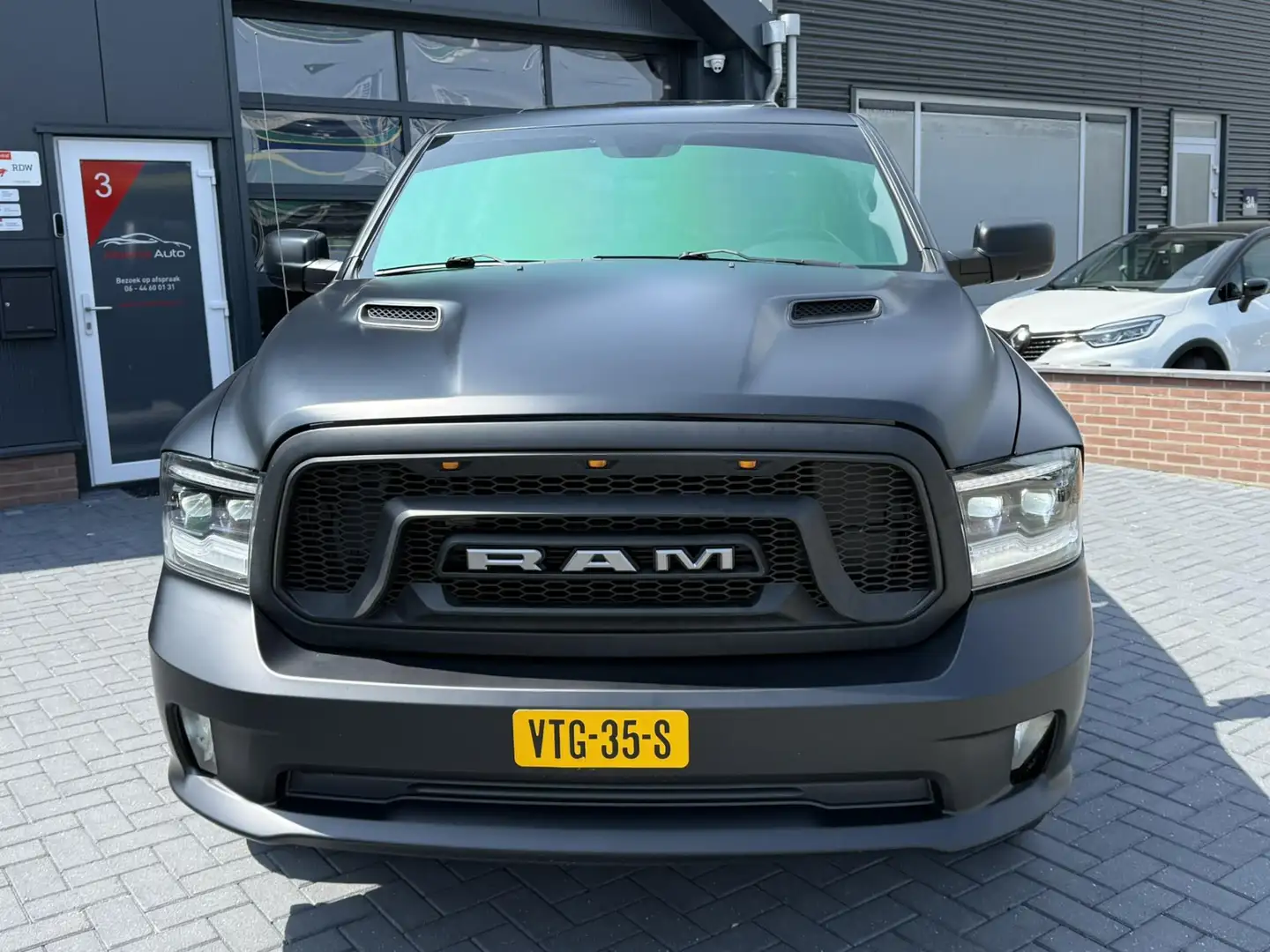 Dodge RAM 1500 5.7 V8 4x4 Crew Cab 5'7 | LED | MARGE | MAT Z Zwart - 2