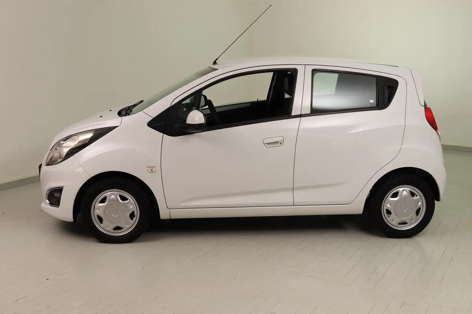 Chevrolet Spark 1.0 LS Bianco - 2