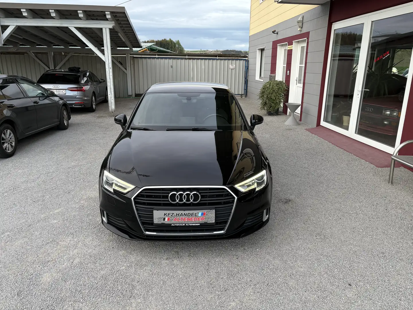 Audi A3 SB 30 TDI sport *S-LINE|TEILLEDER|ZR GEMACHT* Noir - 2