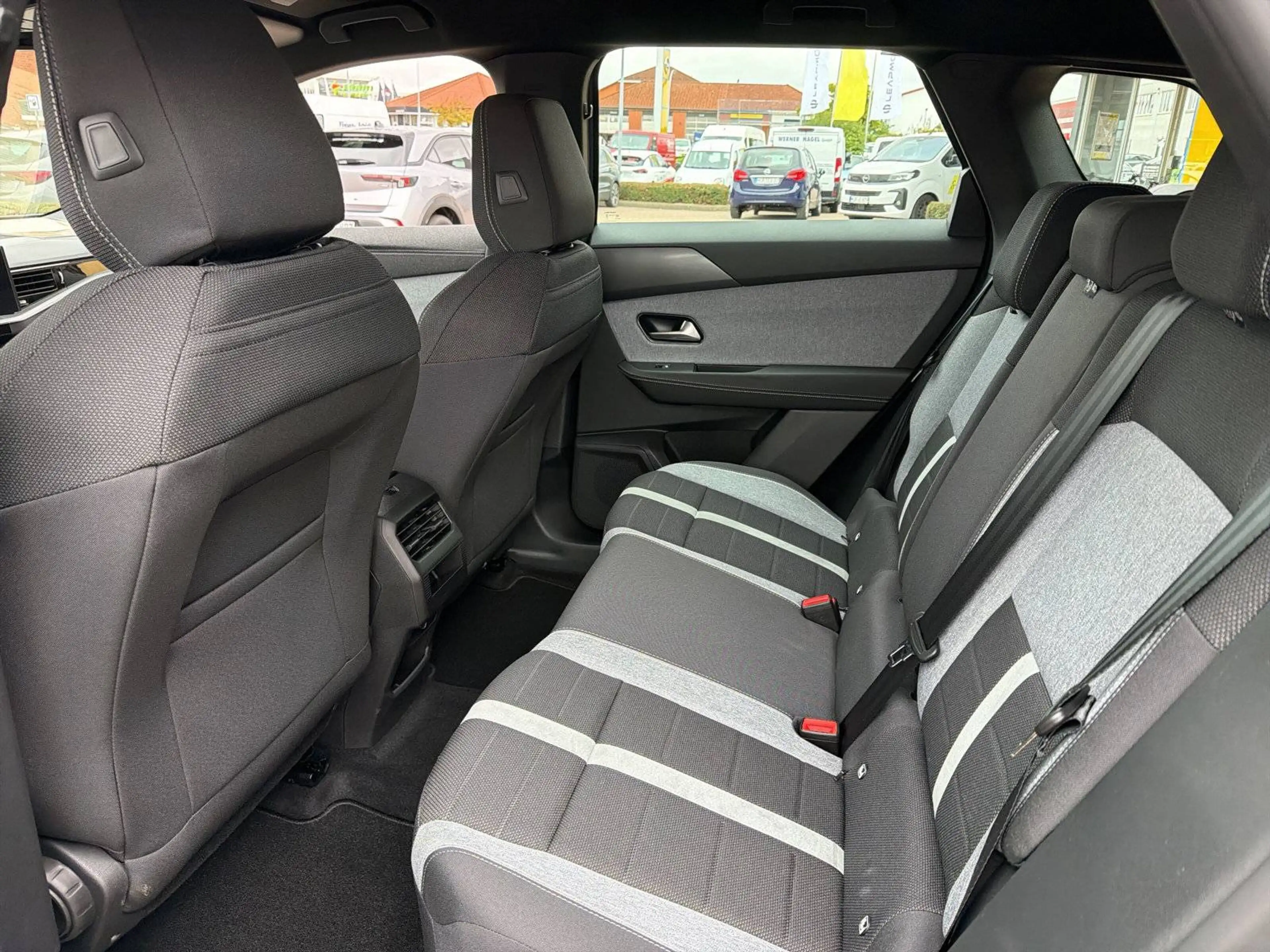 Opel Grandland 1.2 48V Mild- Hybrid 107 kW Edition — photo 13