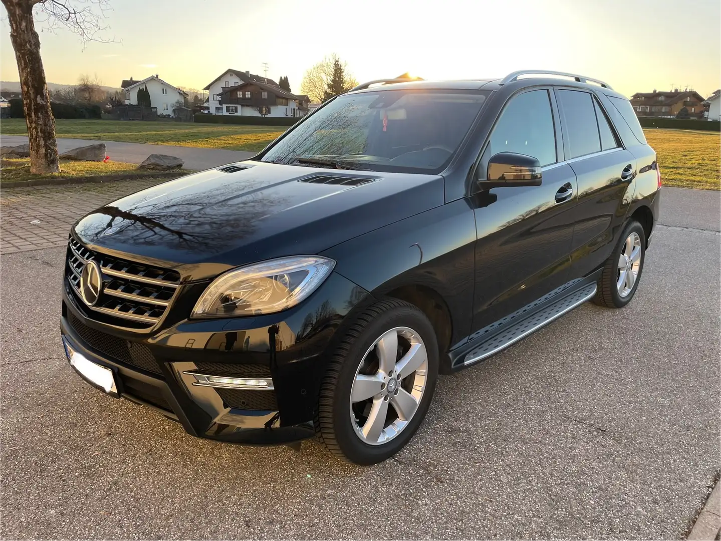 Mercedes-Benz ML 350 BlueTEC 4MATIC 7G-TRONIC Schwarz - 1
