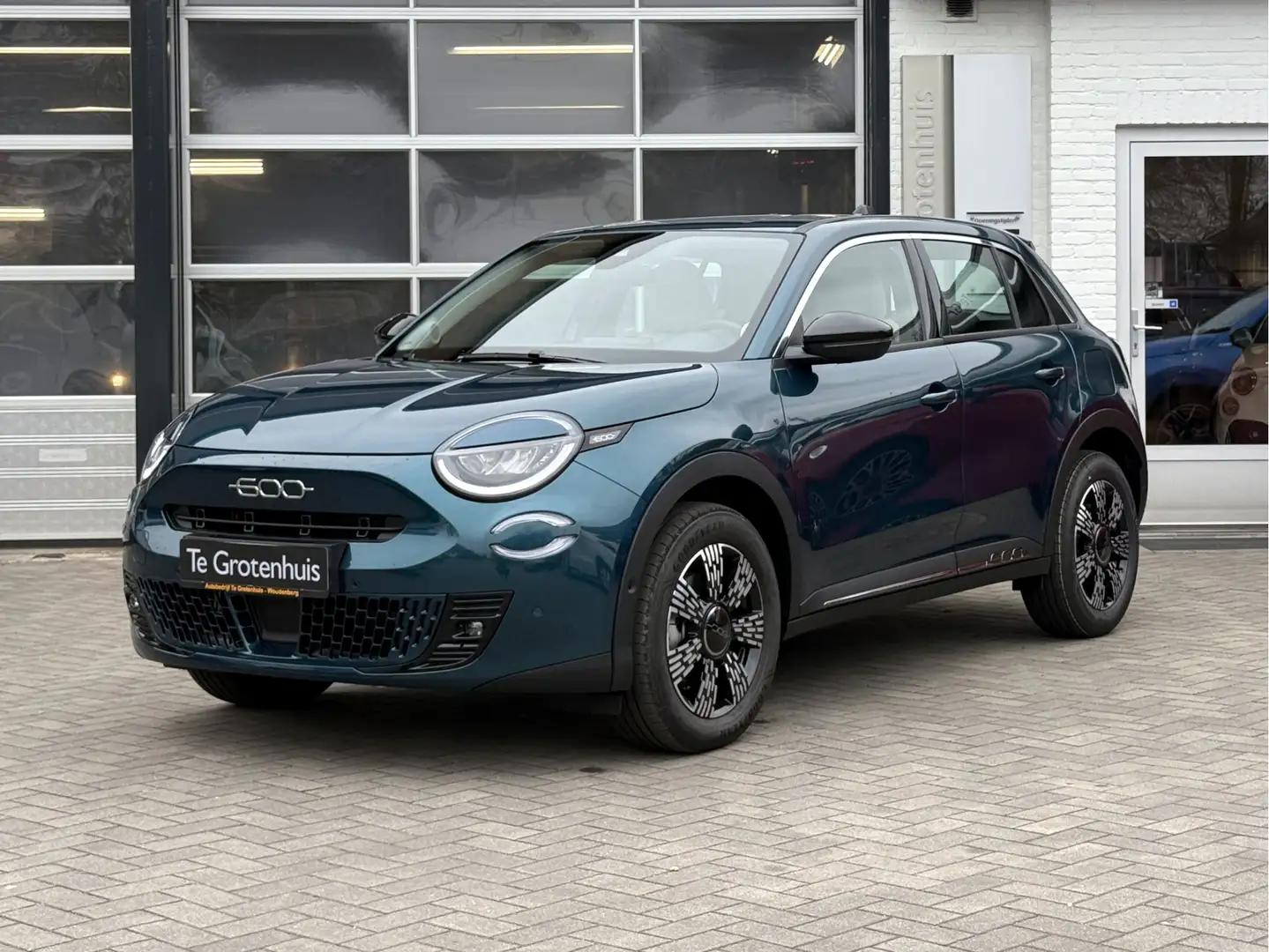Fiat 600 Urban | Pack Style | Pack Comfort | 1.2 Hybrid 136 Groen - 1