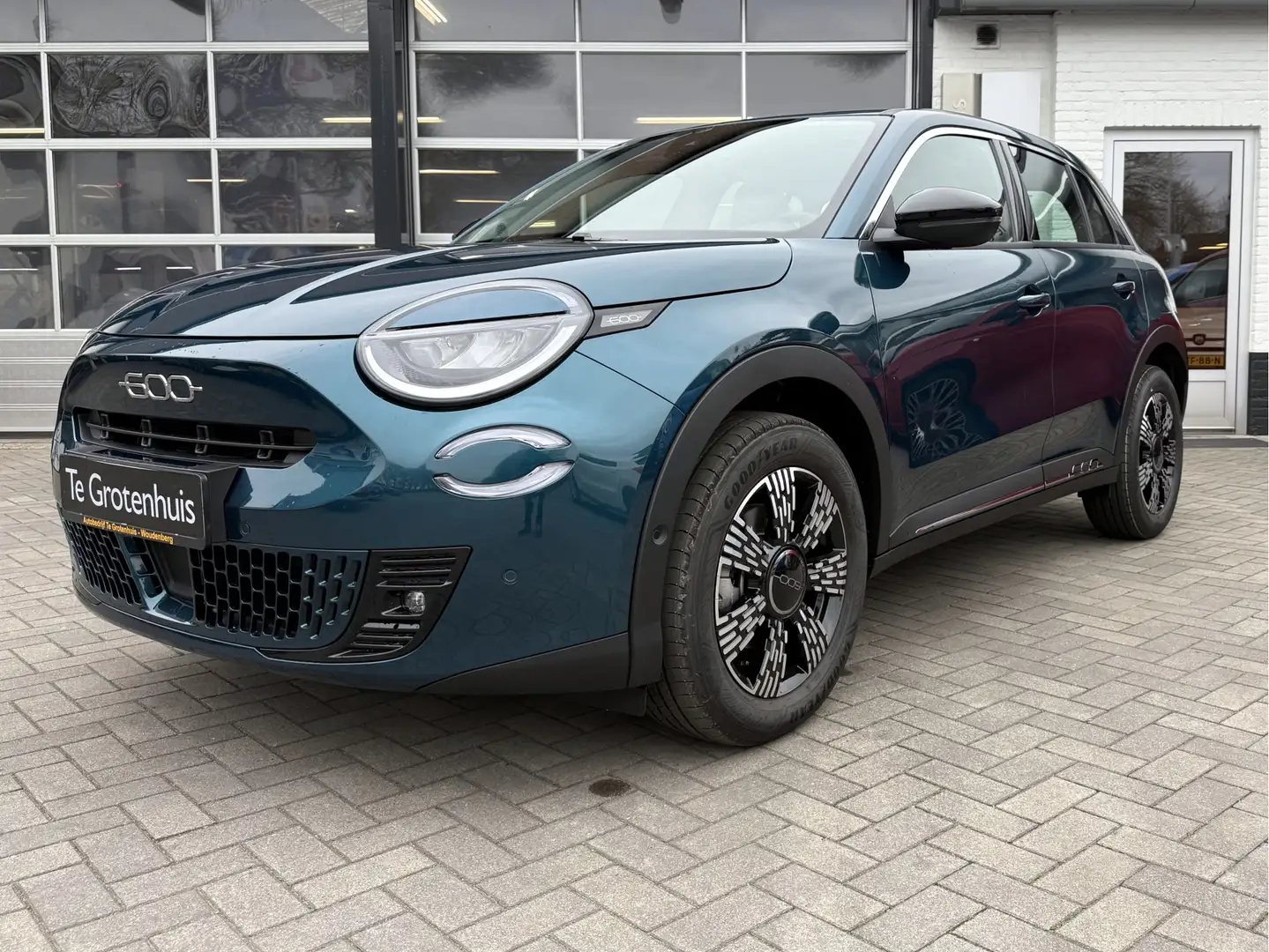 Fiat 600 Urban | Pack Style | Pack Comfort | 1.2 Hybrid 136 Groen - 2