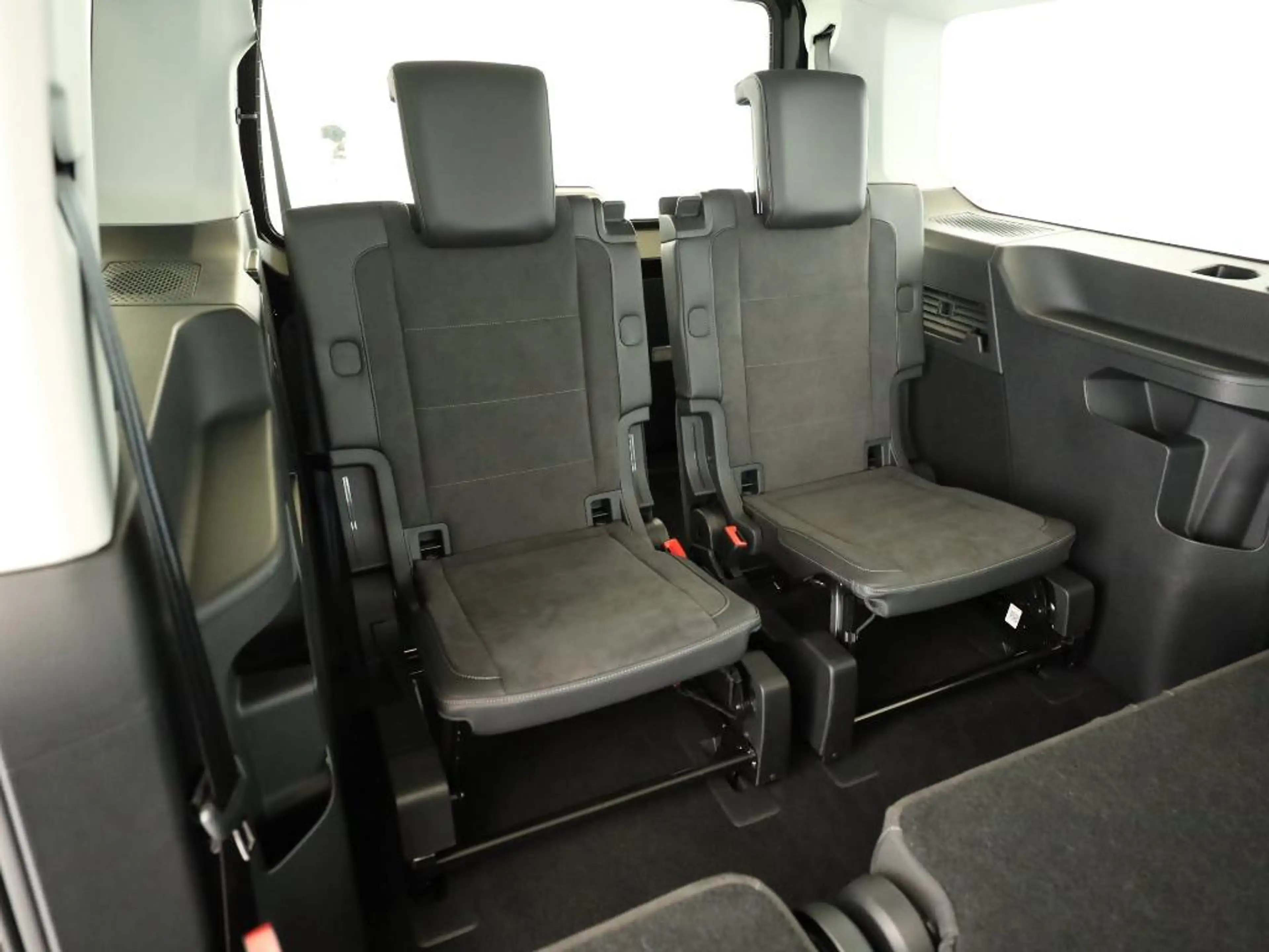 Volkswagen Caddy Maxi Style eHybrid ACC Anschlussgarantie — photo 7