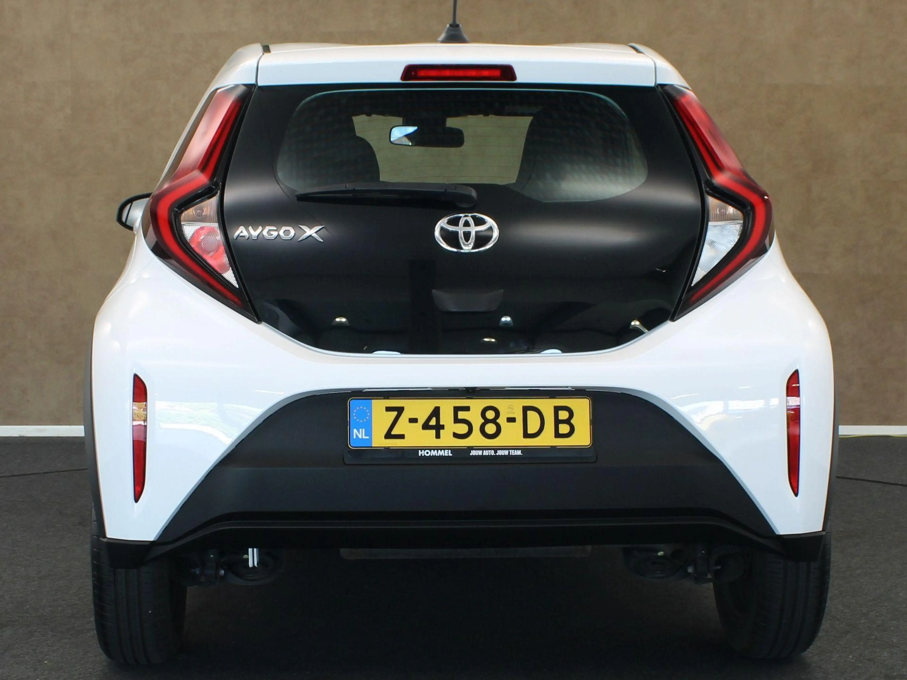 Toyota Aygo X 1.0 VVT-i MT Play - ORIGINEEL NEDERLANDSE AUTO - A — photo 11