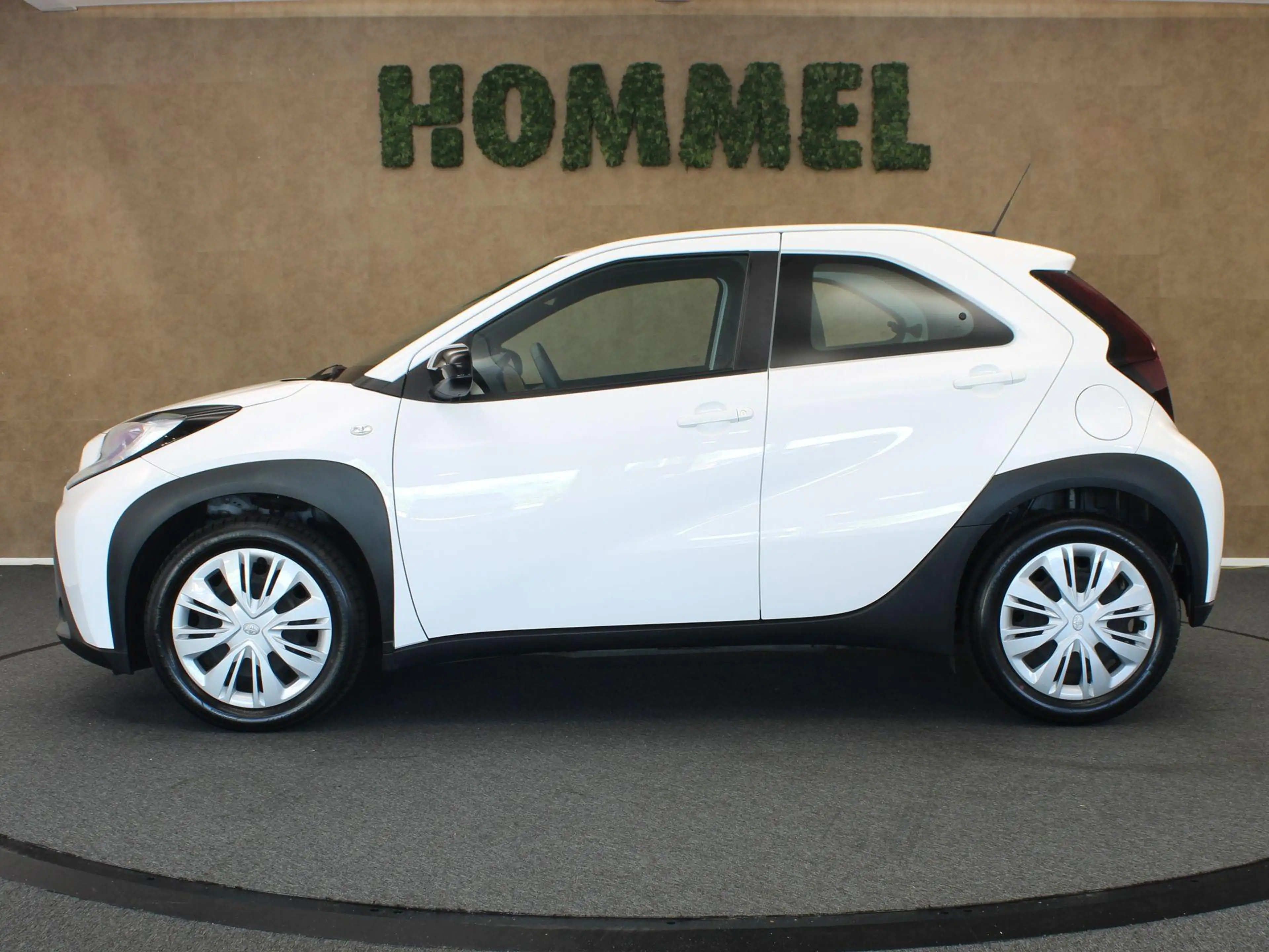 Toyota Aygo X 1.0 VVT-i MT Play - ORIGINEEL NEDERLANDSE AUTO - A — photo 12