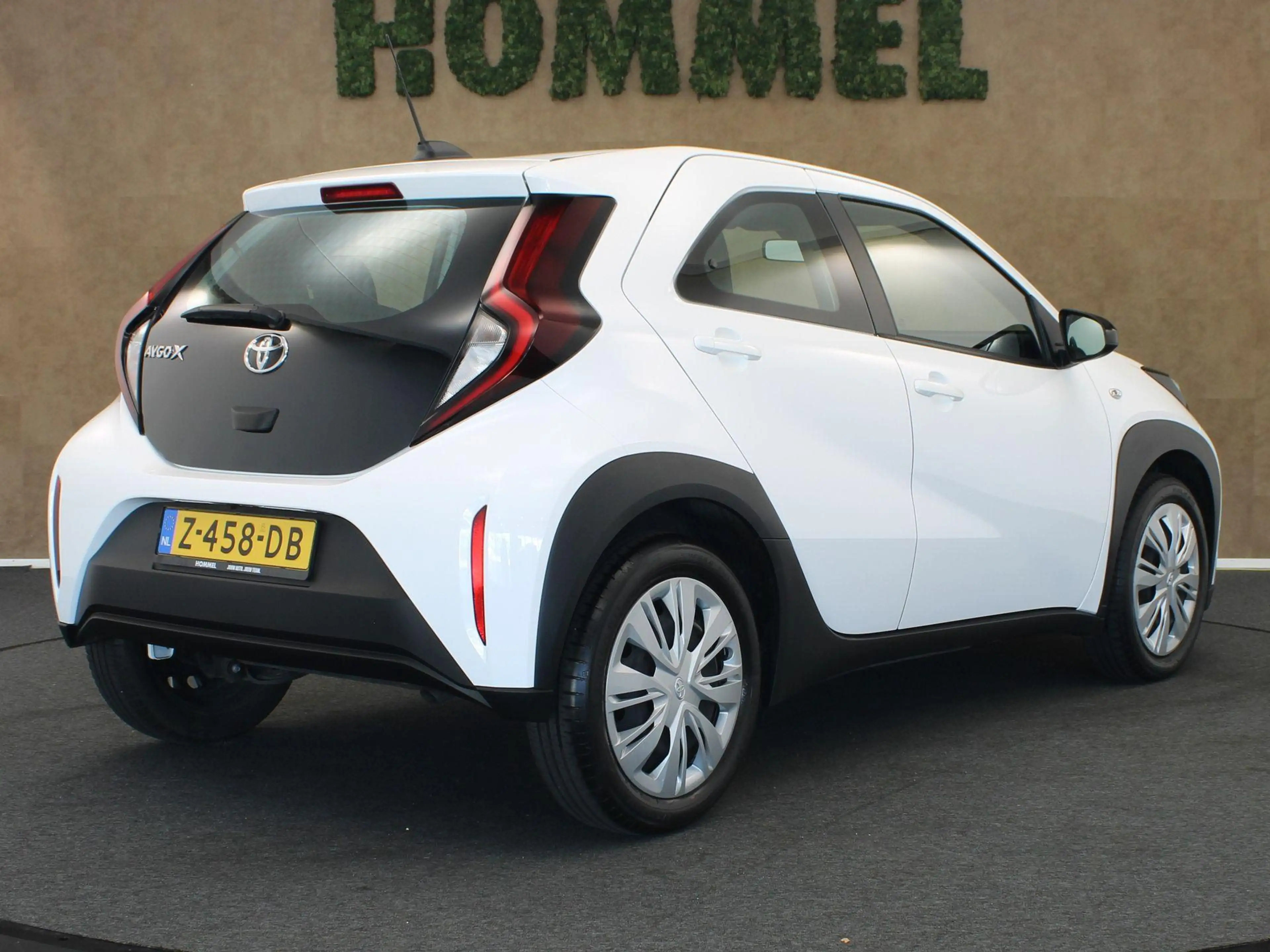 Toyota Aygo X 1.0 VVT-i MT Play - ORIGINEEL NEDERLANDSE AUTO - A — photo 6
