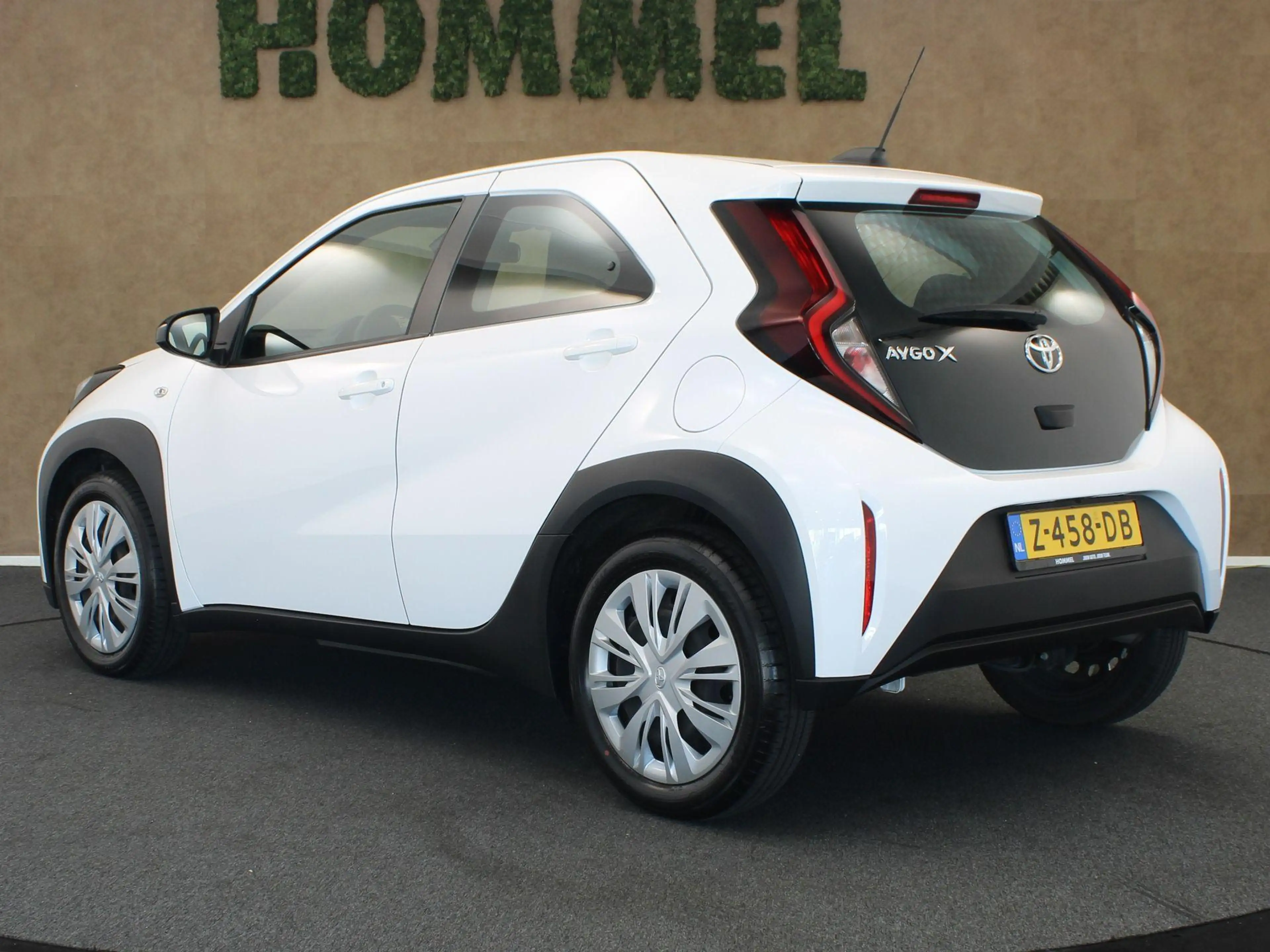 Toyota Aygo X 1.0 VVT-i MT Play - ORIGINEEL NEDERLANDSE AUTO - A — photo 14